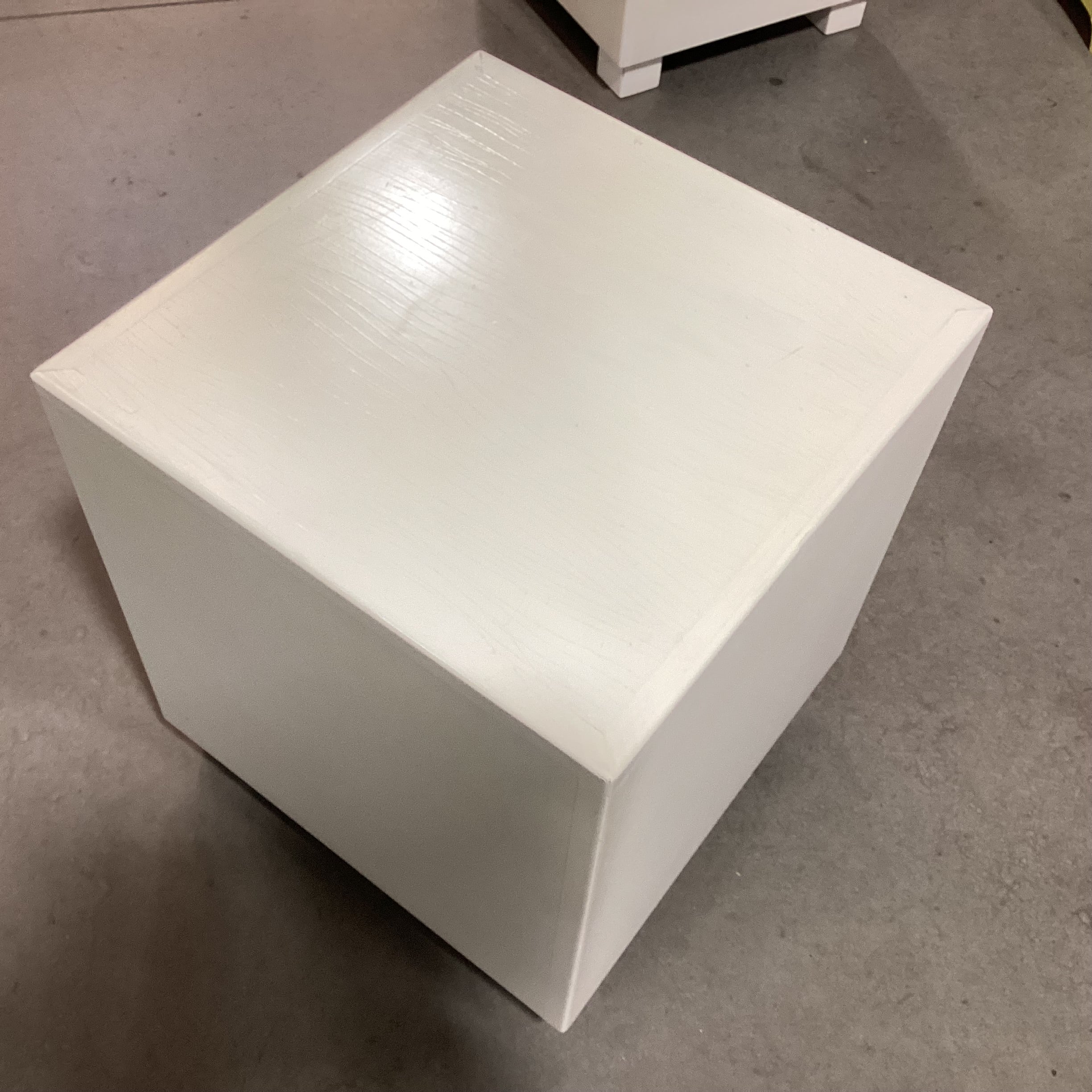 Vintage Lyle & Umbach Ltd New York Cabinet Maker Custom Cream Solid Wood Cube End Table 18"x 18"x 20"