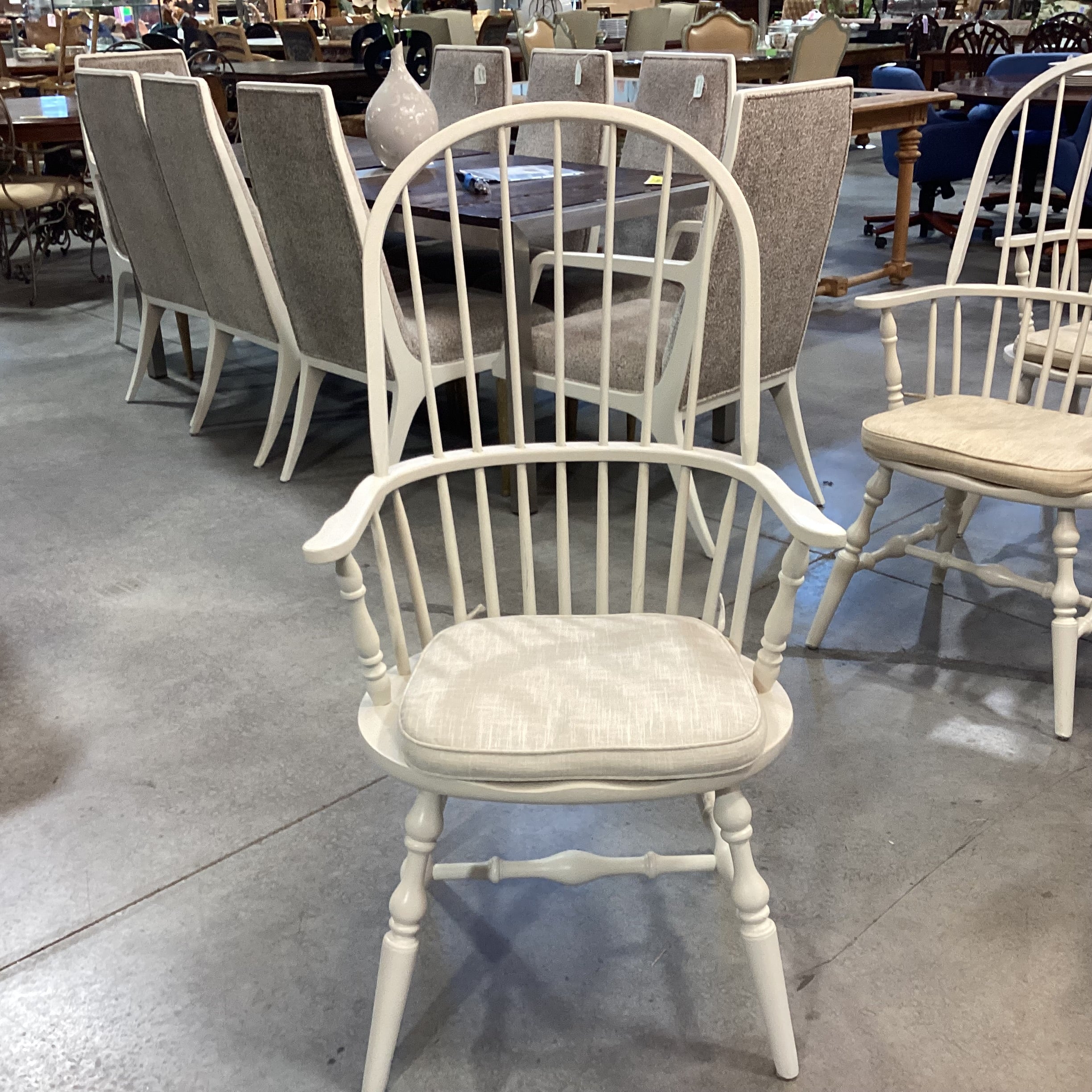 SET of 8 Vintage Windsor Cream Carved Wood Armed Dining Chairs 24"x 24"x 45"