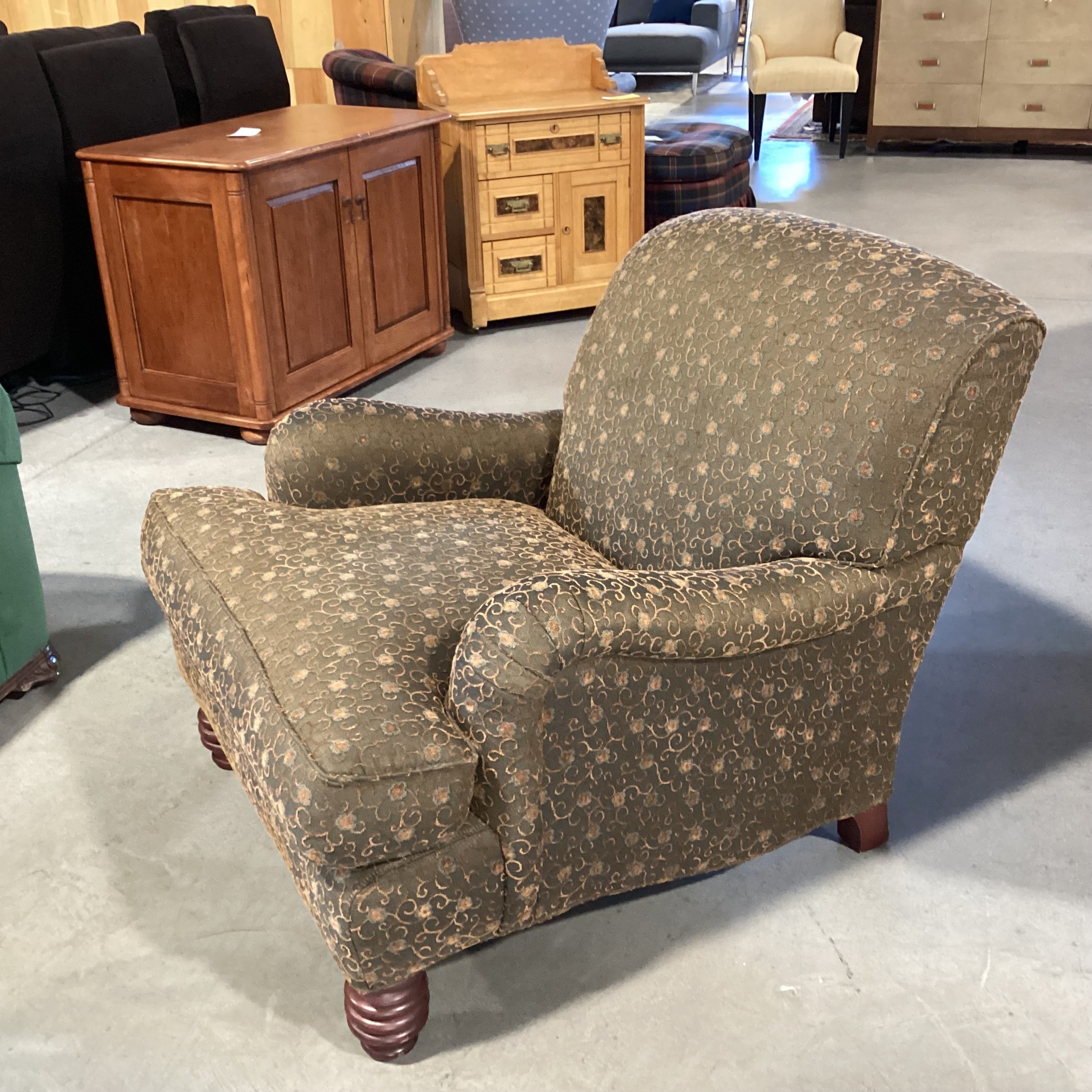 Sherrill Furniture Brown Raised Stitched Floral Chair 36"x 40"x 33"