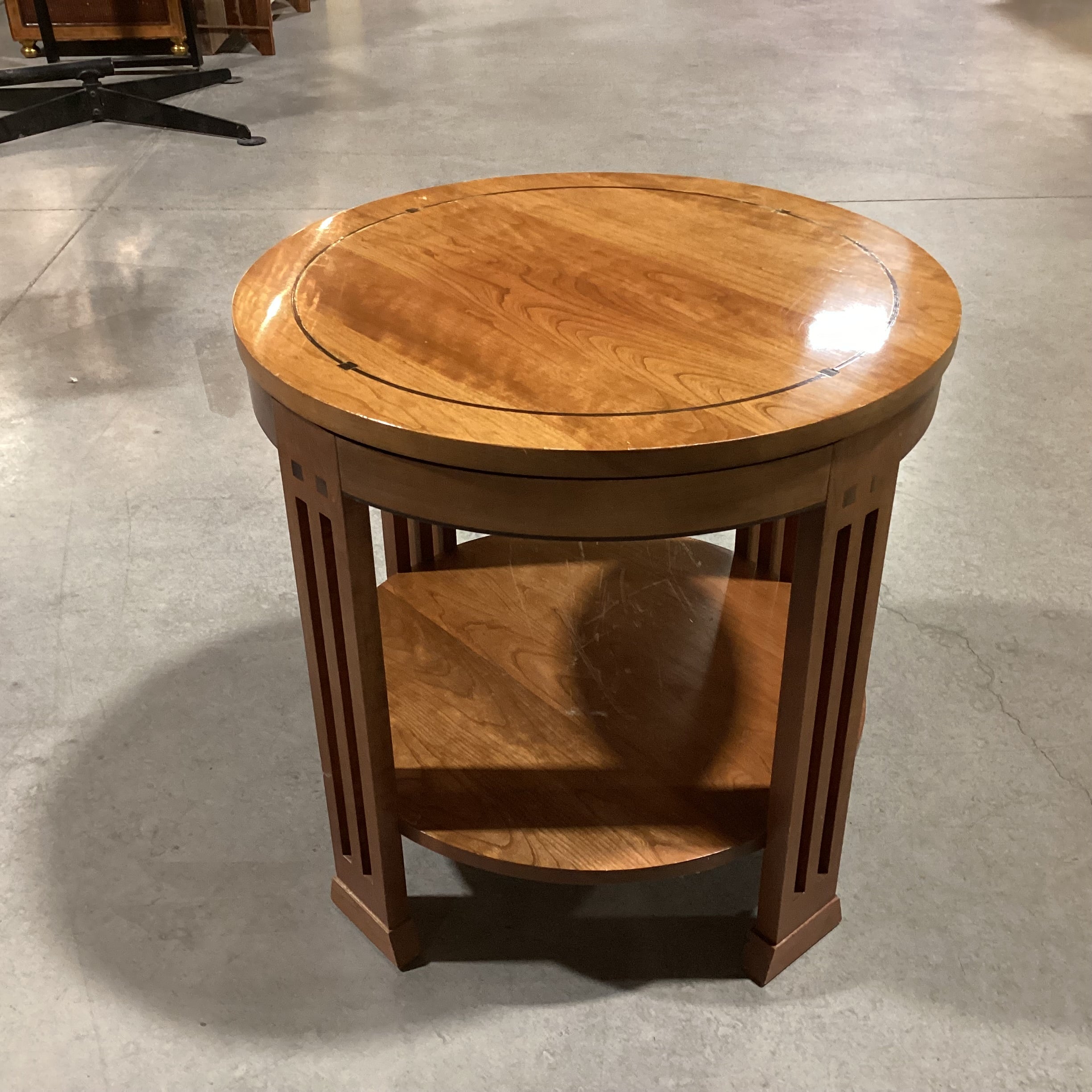 Stickley Round Finished Wood with Inlay Arts & Crafts Style Accent Table 25" Diameter x 24"