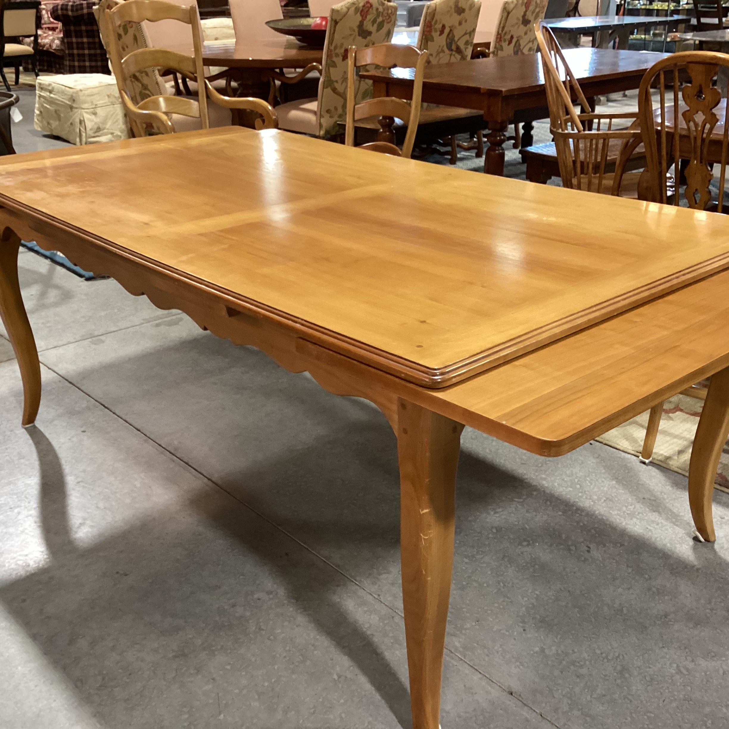 Light Finish Carved Wood End Extend Leaves Table & 6 Chairs Dining Set 72" to 111"x 43"x 30"