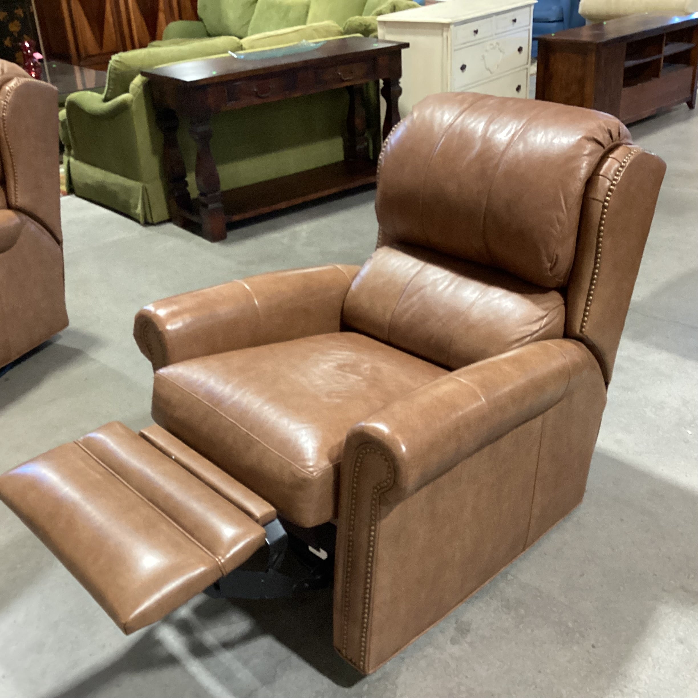 Bradington Young Tan Leather Nailhead Swivel Rock Recliner Chair 36"x 38"x to 68"x 41"