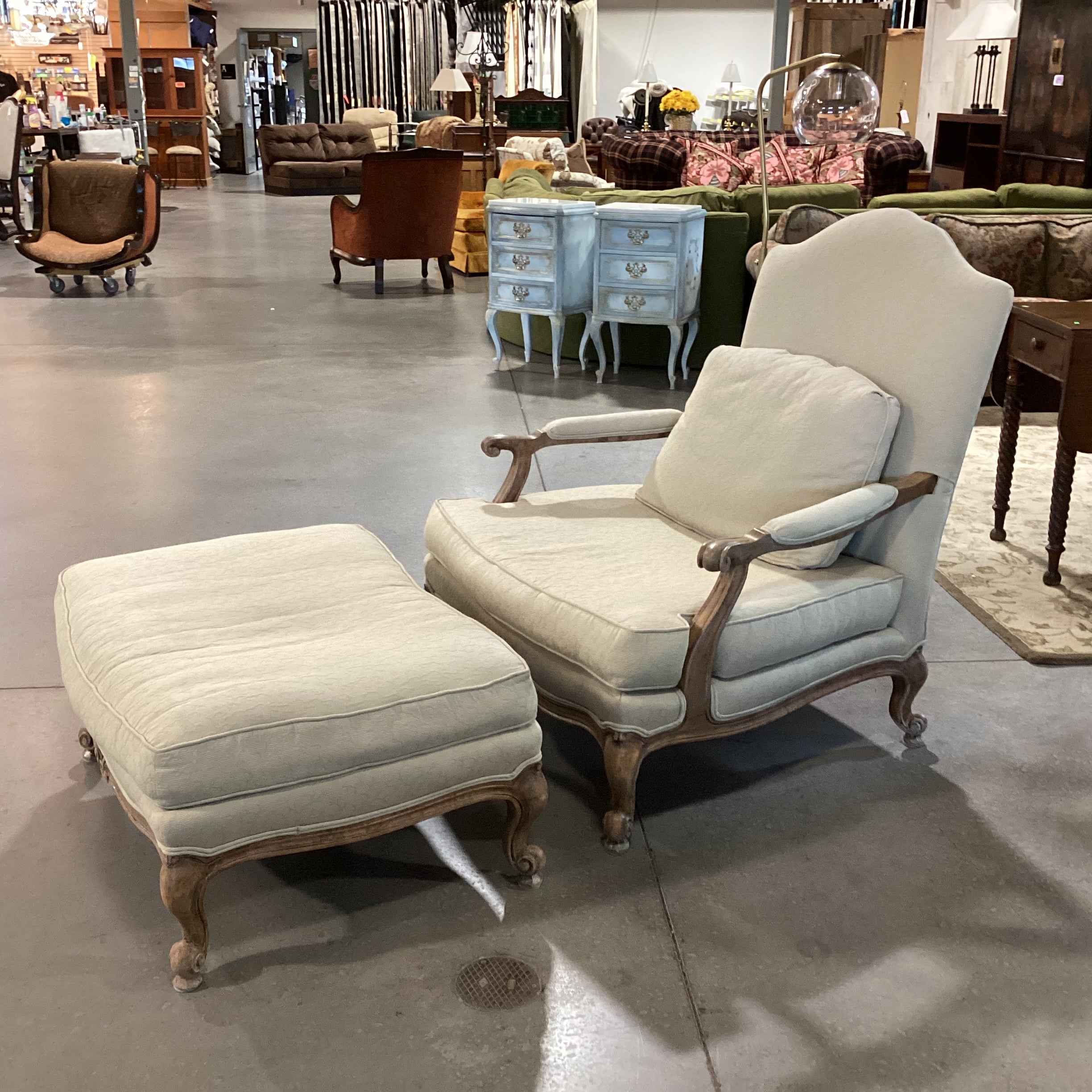 French Provincial Style Carved Antiqued Washed Wood & Wheat Raised Texture with Ottoman Chair 36"x 38"x 42"
