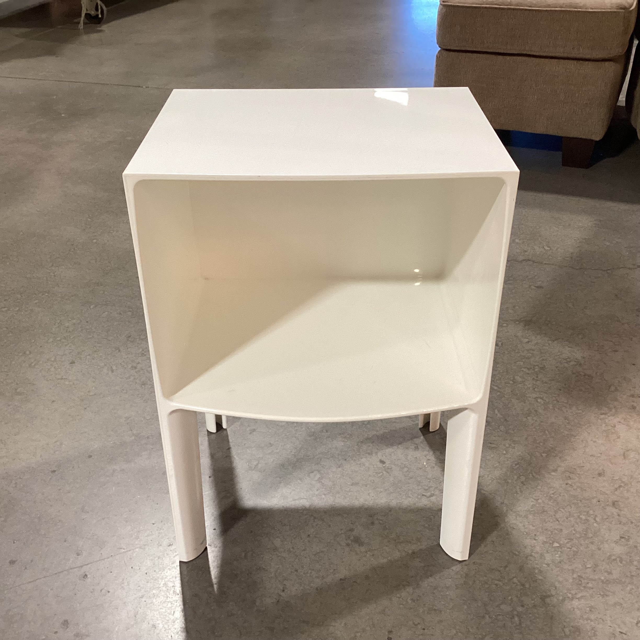 Karteil Italian Ghost Buster White Molded End Table 16"x 12.5"x 22.5"