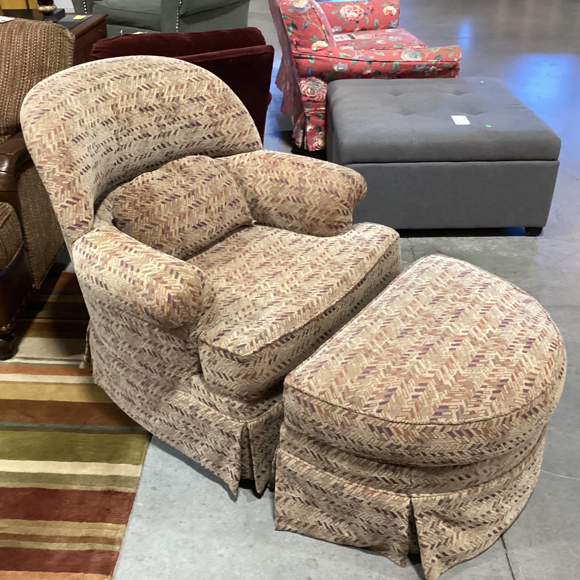 Tan Purple Olive Multi Design With Ottoman Swivel Chair 37"x 37"x 35"