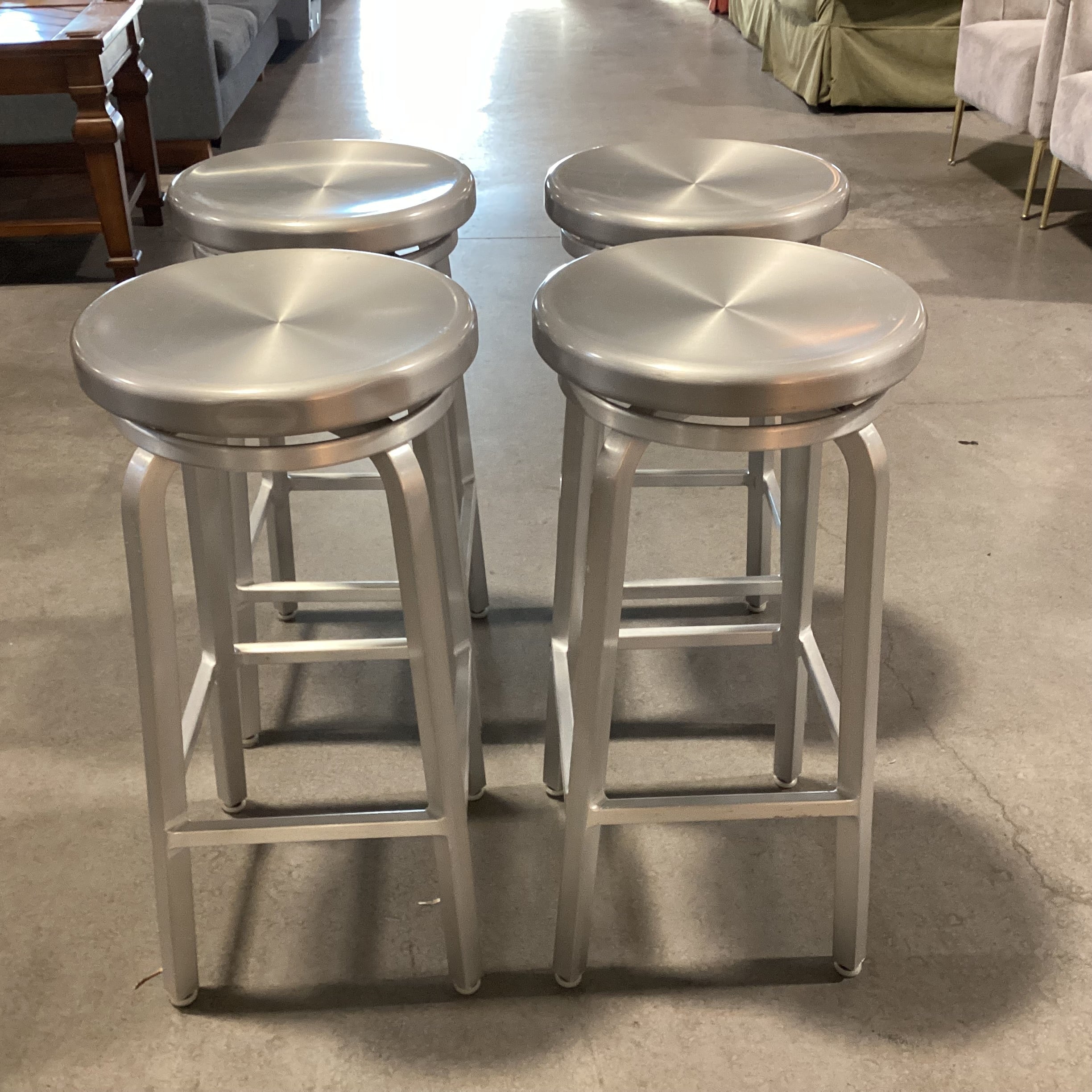 Set of 4 Aluminum Swivel Barstools 30"