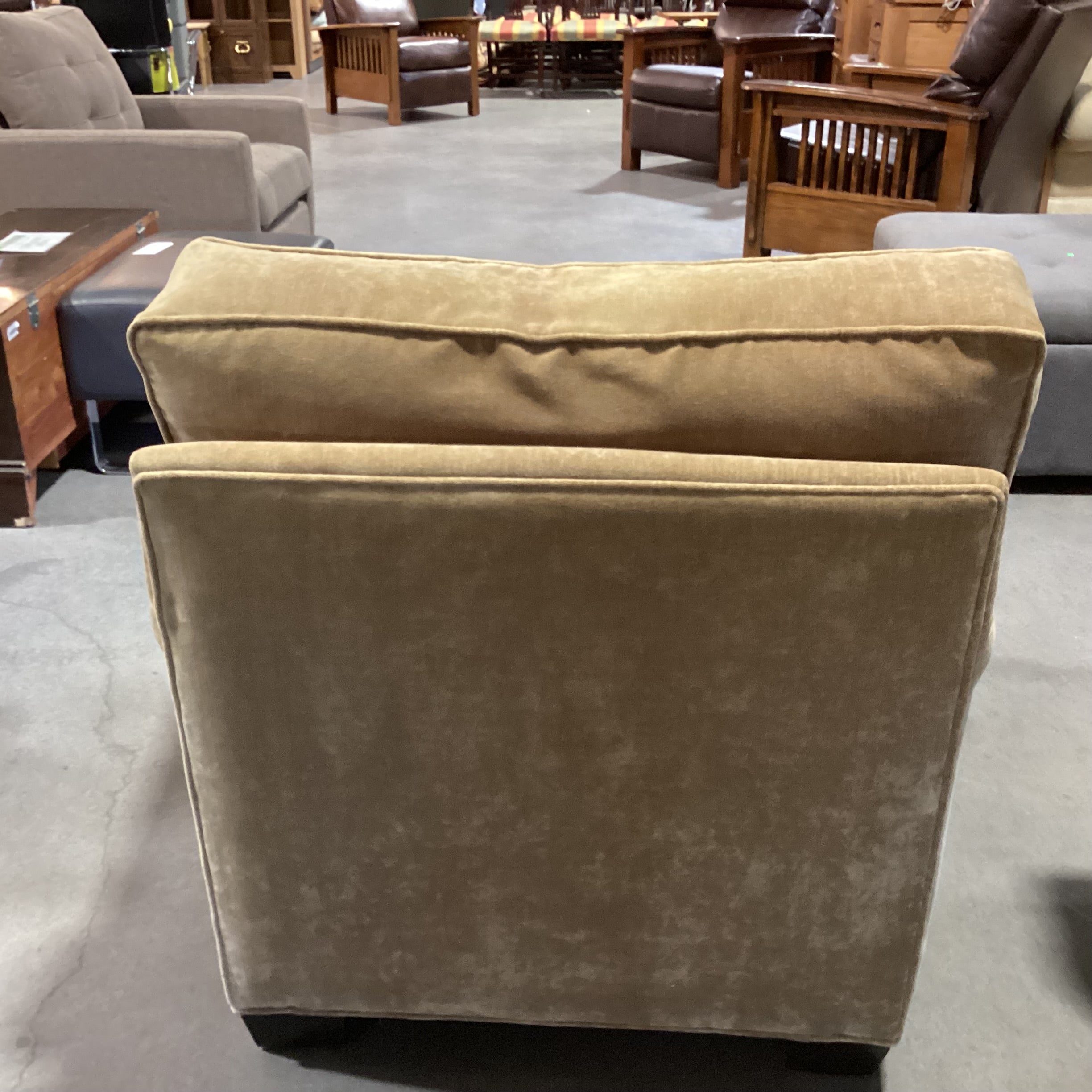 Richter Furniture Golden Velvet Roll Arm Chair 42"x 38"x 32"