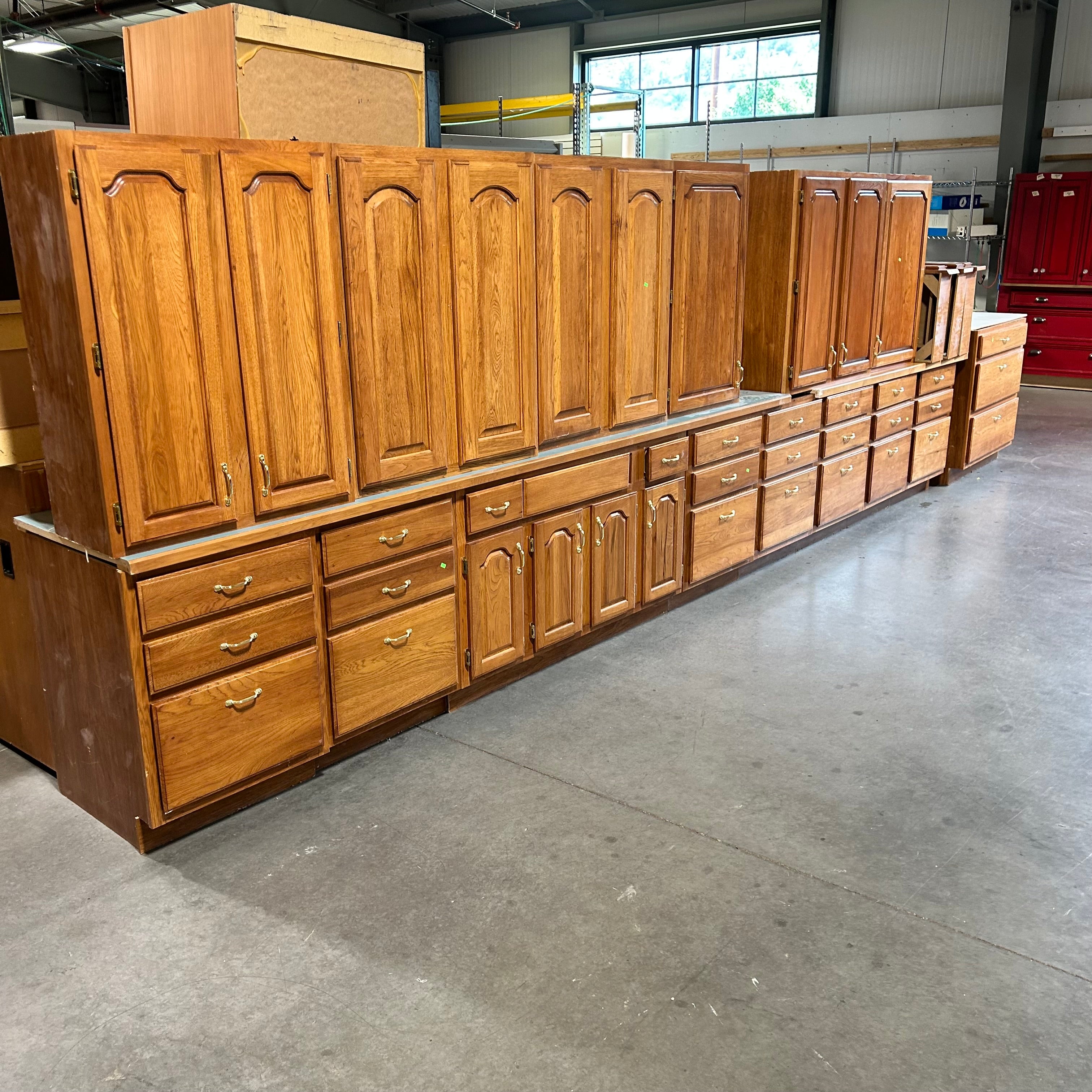15 Piece Medium Stain Set With Brass Handles