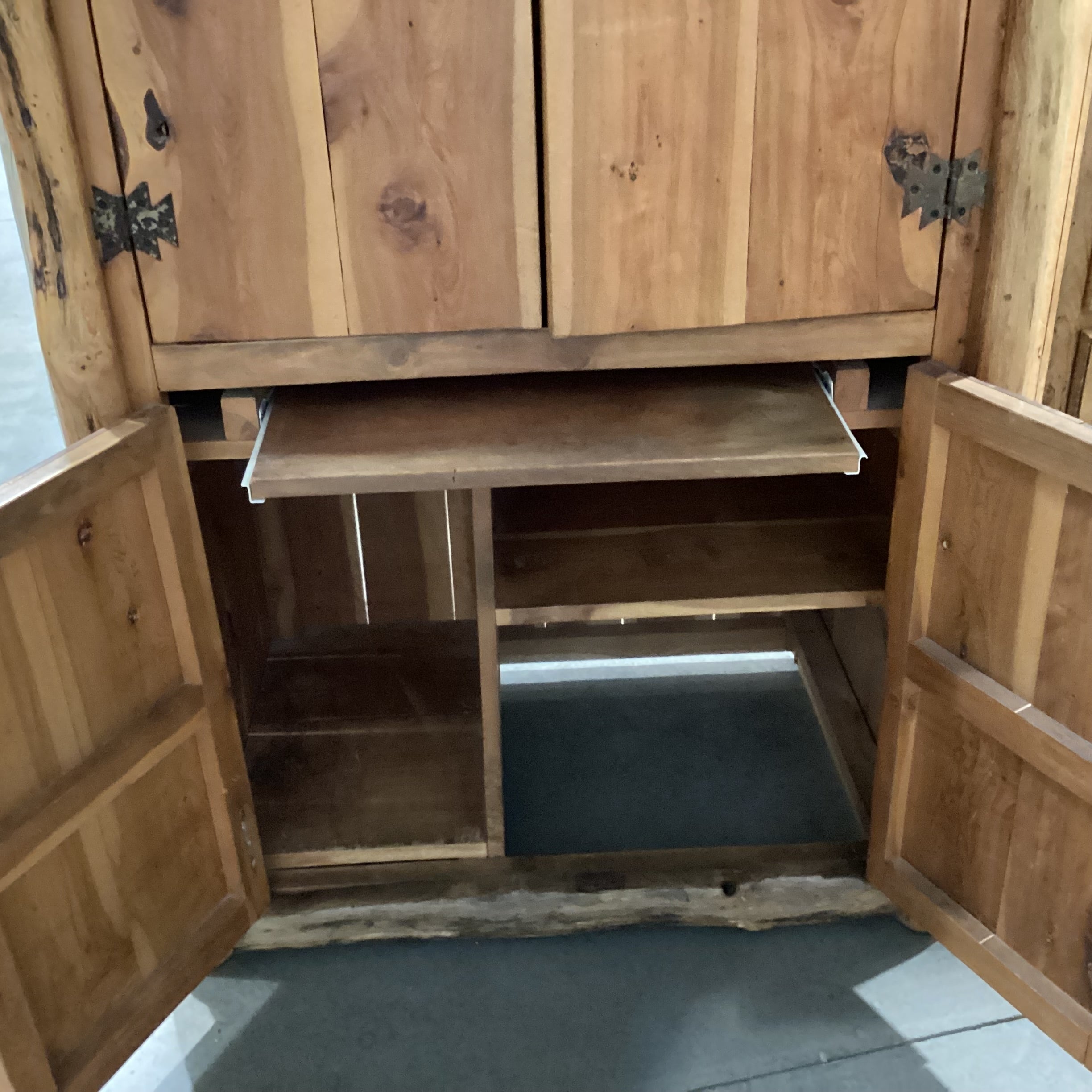 Log & Plank 4 Door Armoire 41"x 28"x 81"