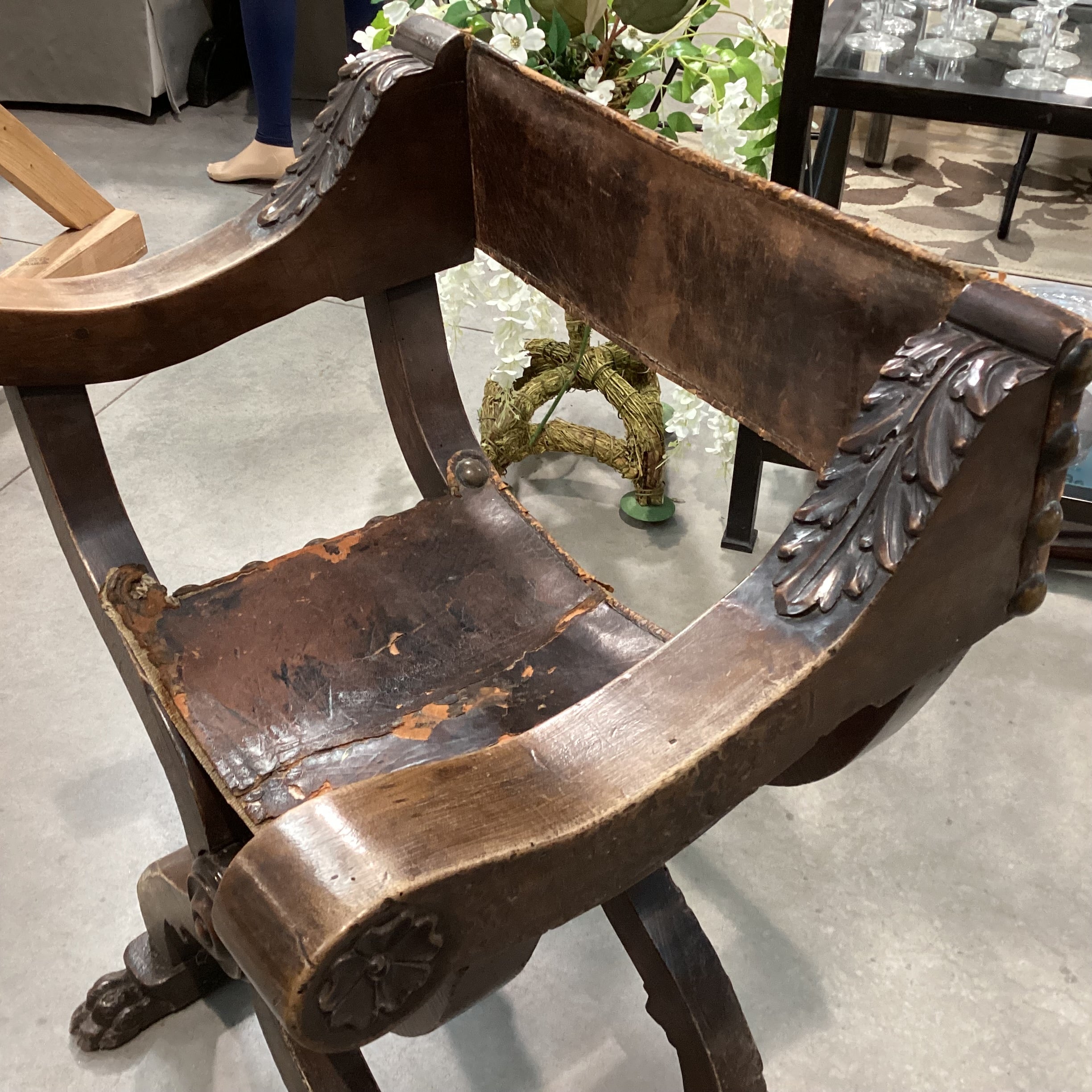 Antique Dantesque Carved Walnut & Leather Chair 27.5"x 20"x 35.5"