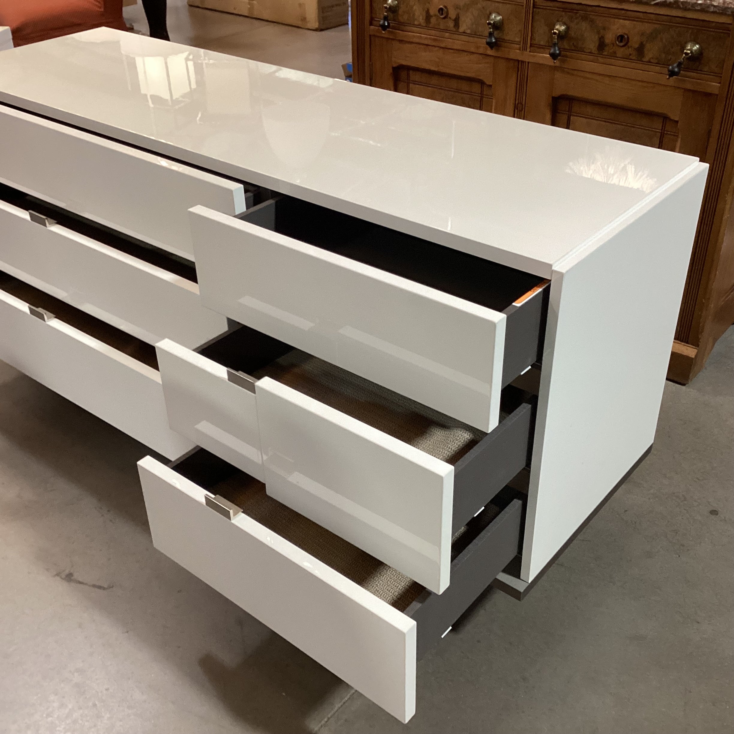 Alf DaFre Made in Italy Modern White Lacquer Chrome & Lucite 6 Drawer Dresser 67"x 21"x 32"