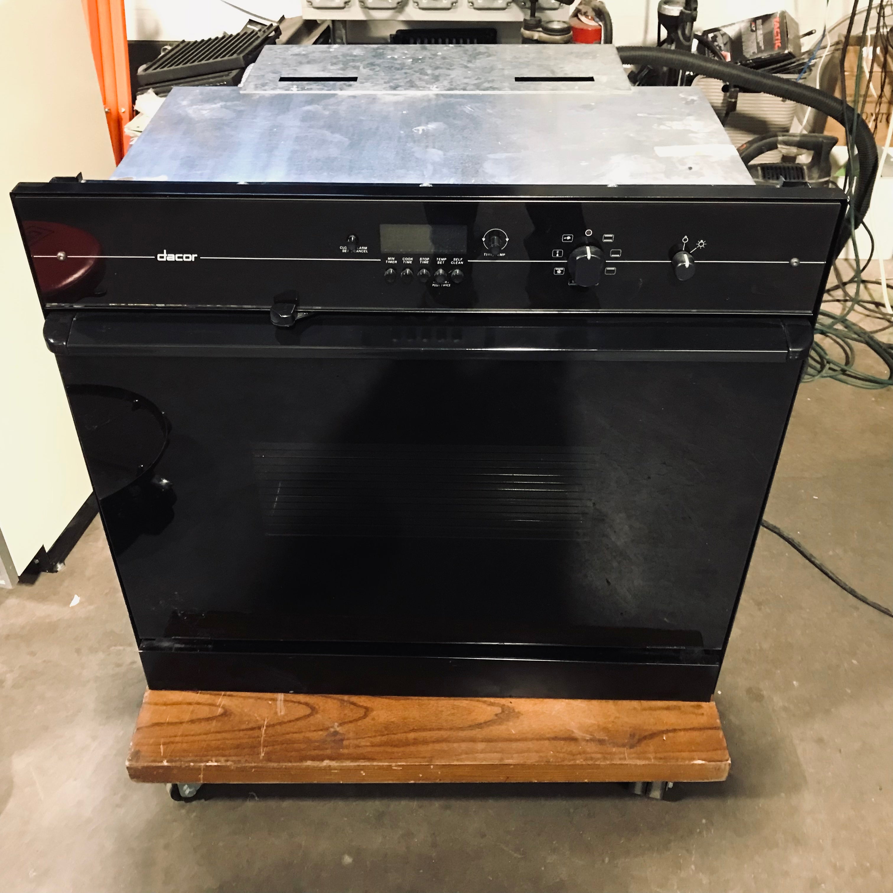 Dacor Black Electric Wall Oven 30"x 24"x 28"