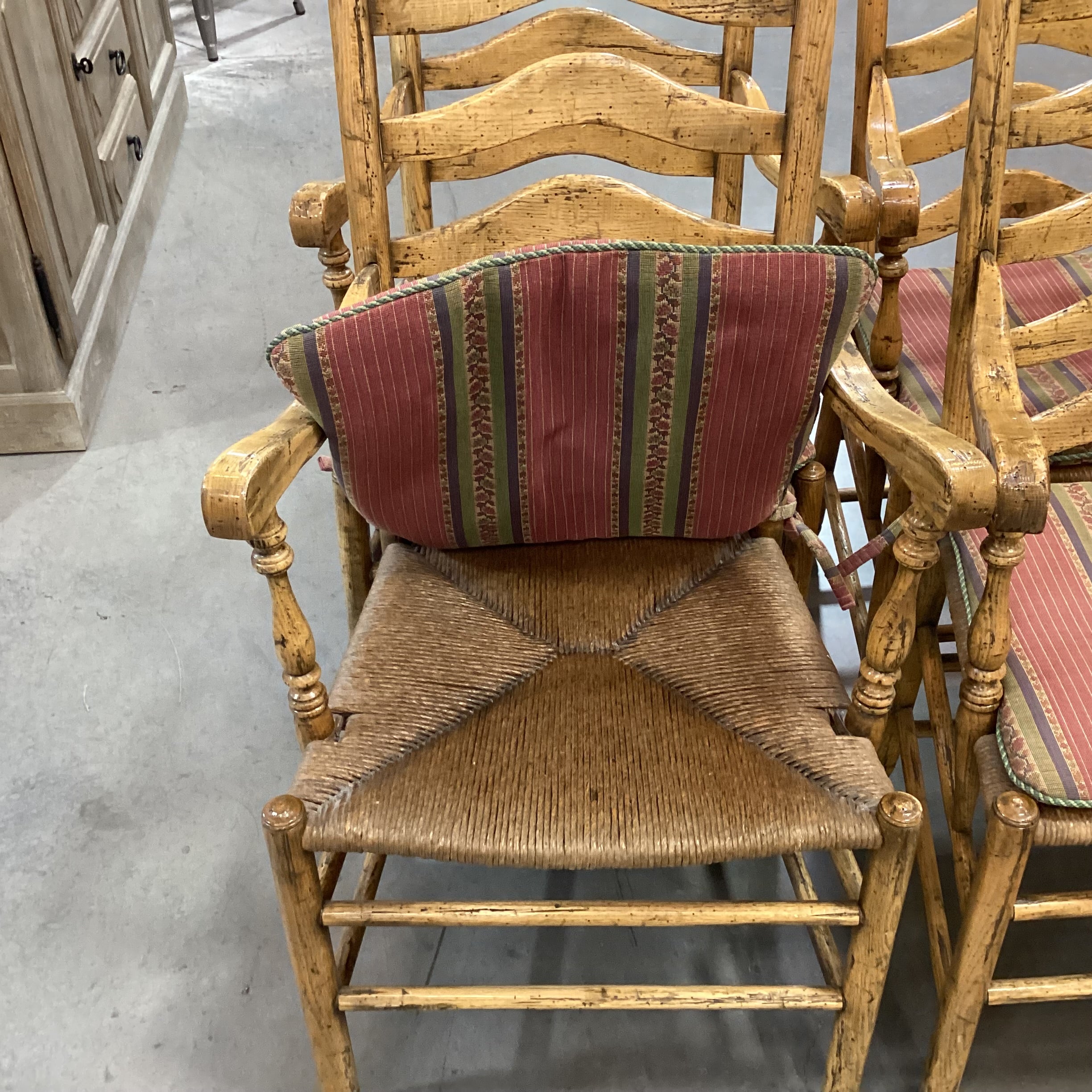 SET of 4 Vintage Light Antiqued Distressed Finish Ladder Back with Rush Seat Armed Dining Chairs 24"x 24"x 46"