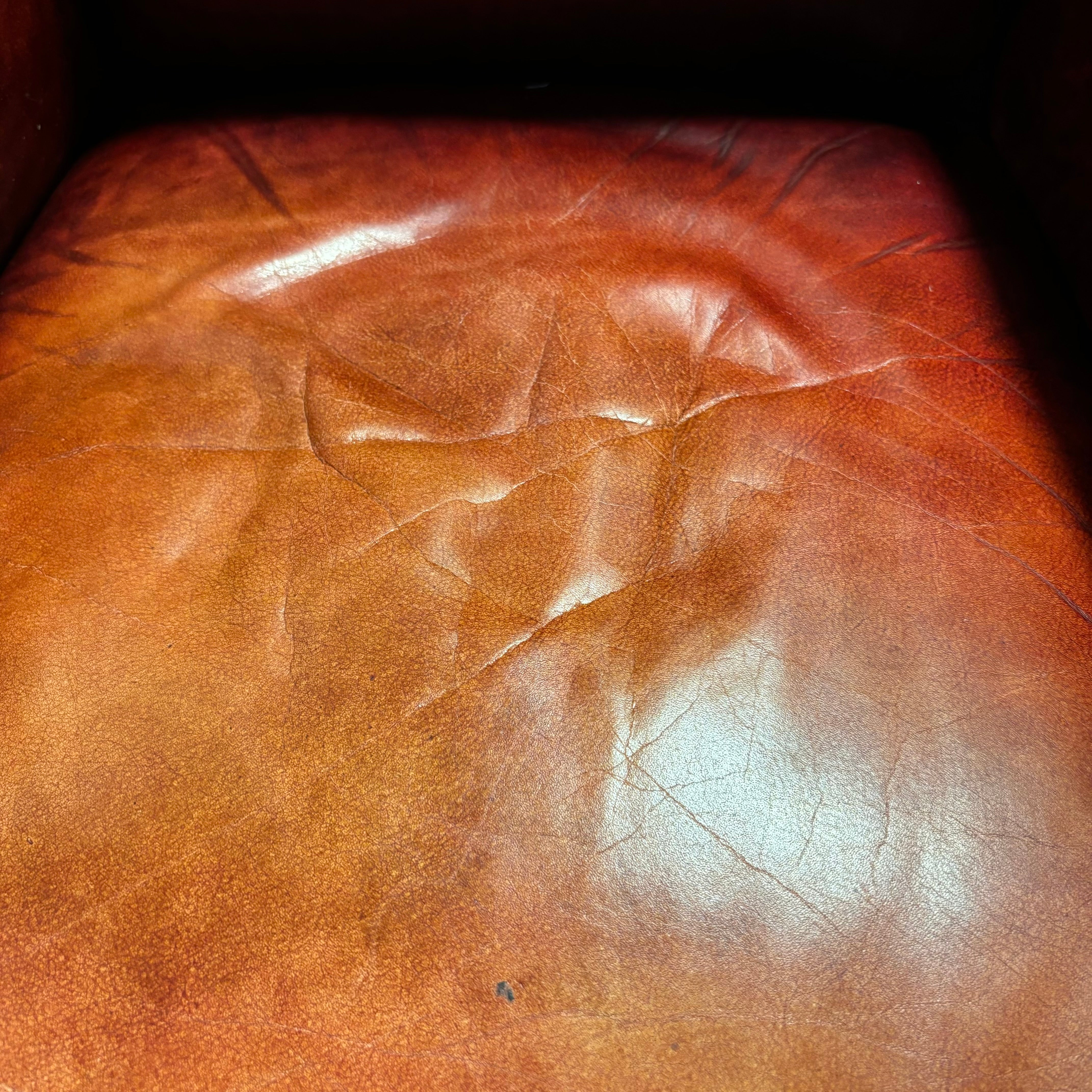 Hooker Furniture Rust Leather Nailhead with Dark Finished Wood Base Executive Office Chair 25"x 31"x 44"
