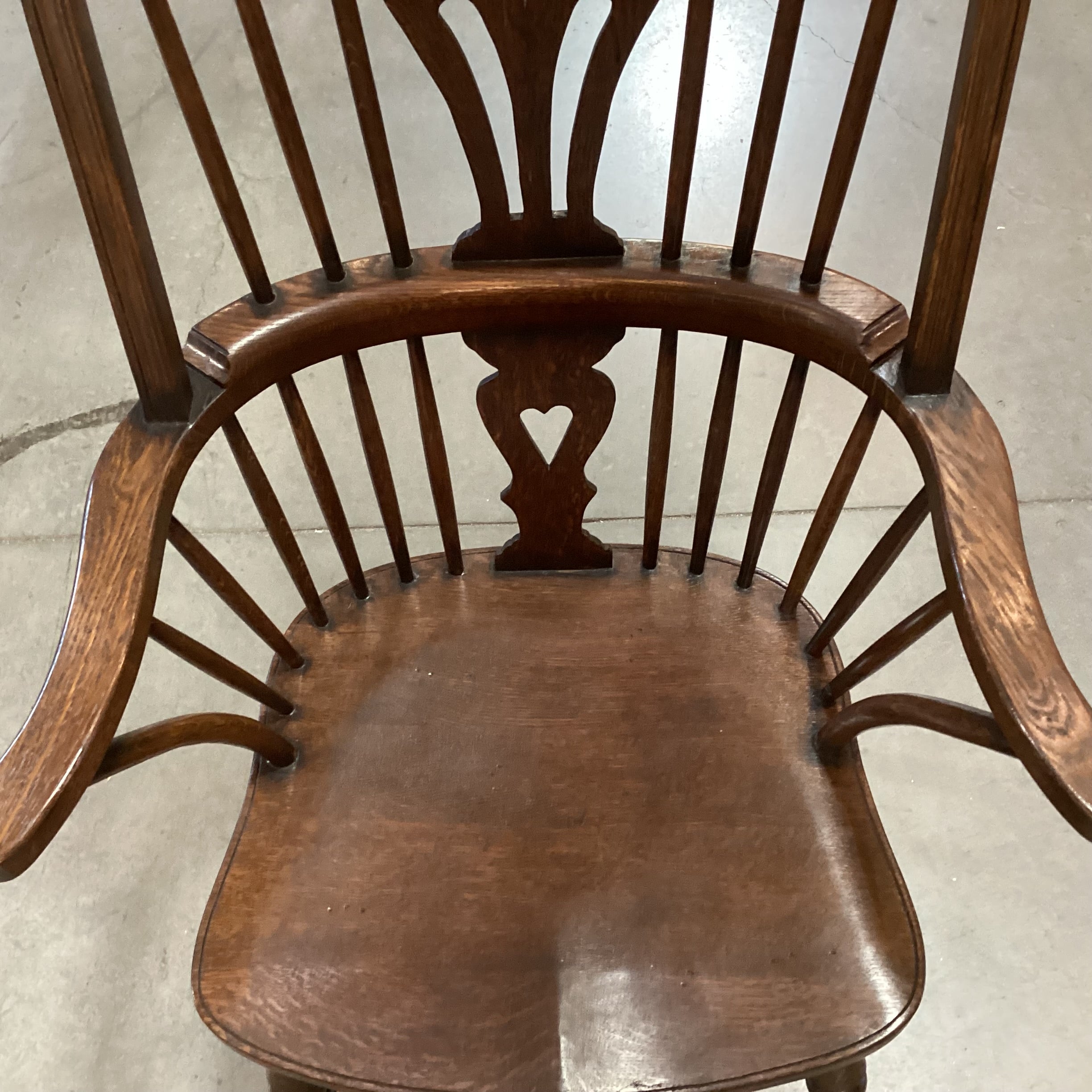 Vintage Oak Windsor Chair 26"x 22"x 46"