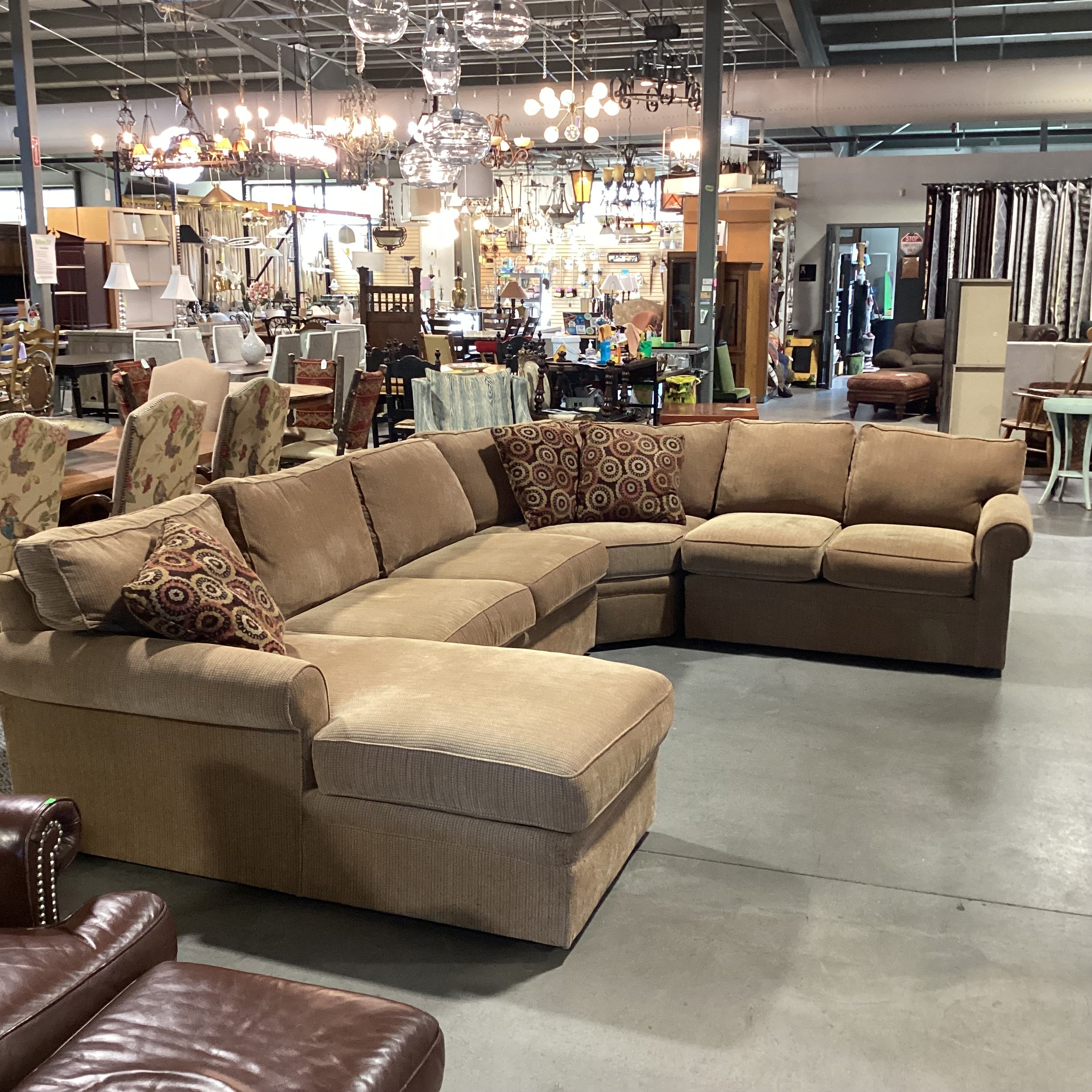 Rowe Furniture Tan Woven 4 Piece with Chaise Sectional 42"x 108"x 70"x 40"x 31"