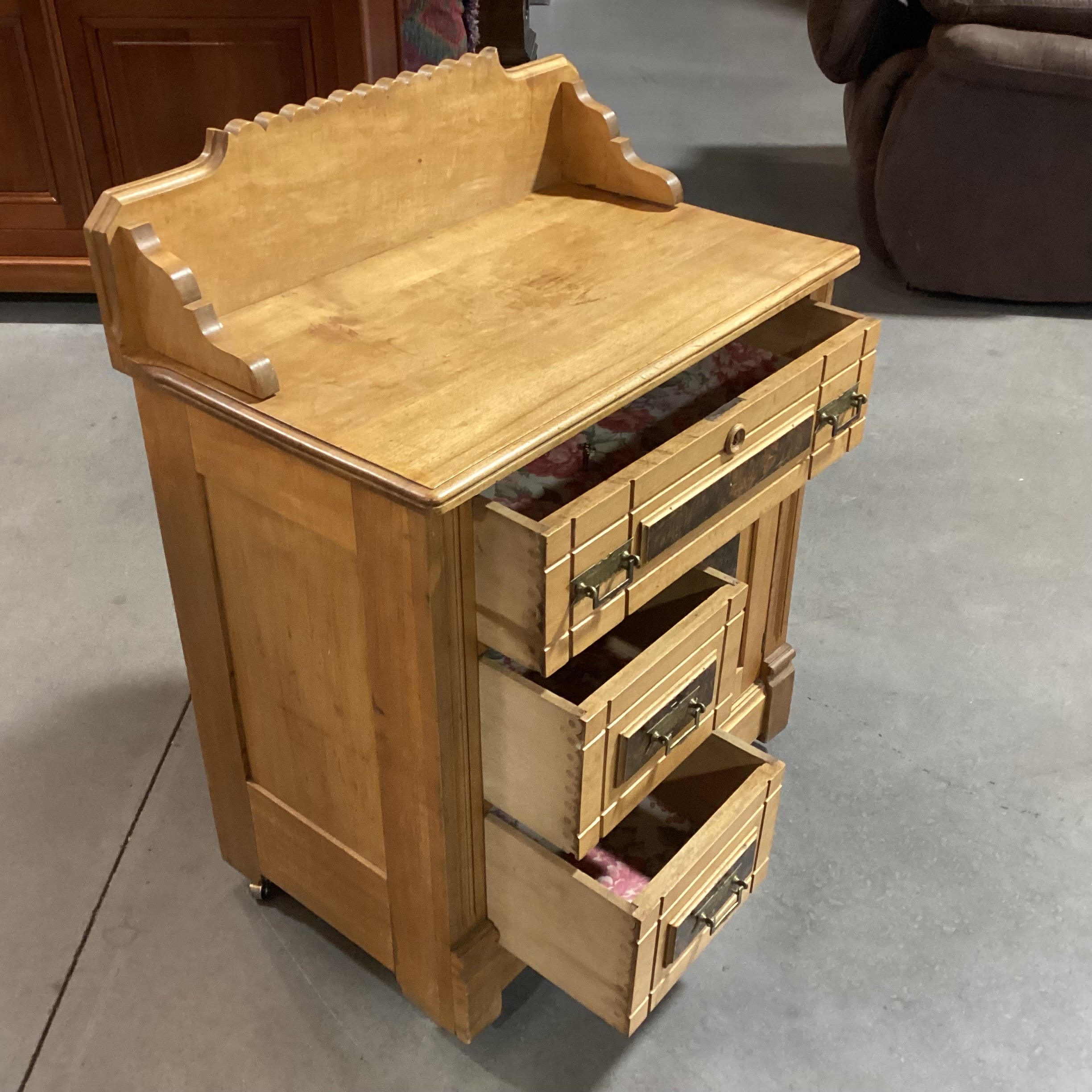 Antique Light Finish Carved Wood Burl Veneer Detail Dry Sink Chest 27.5"x 17"x 36"