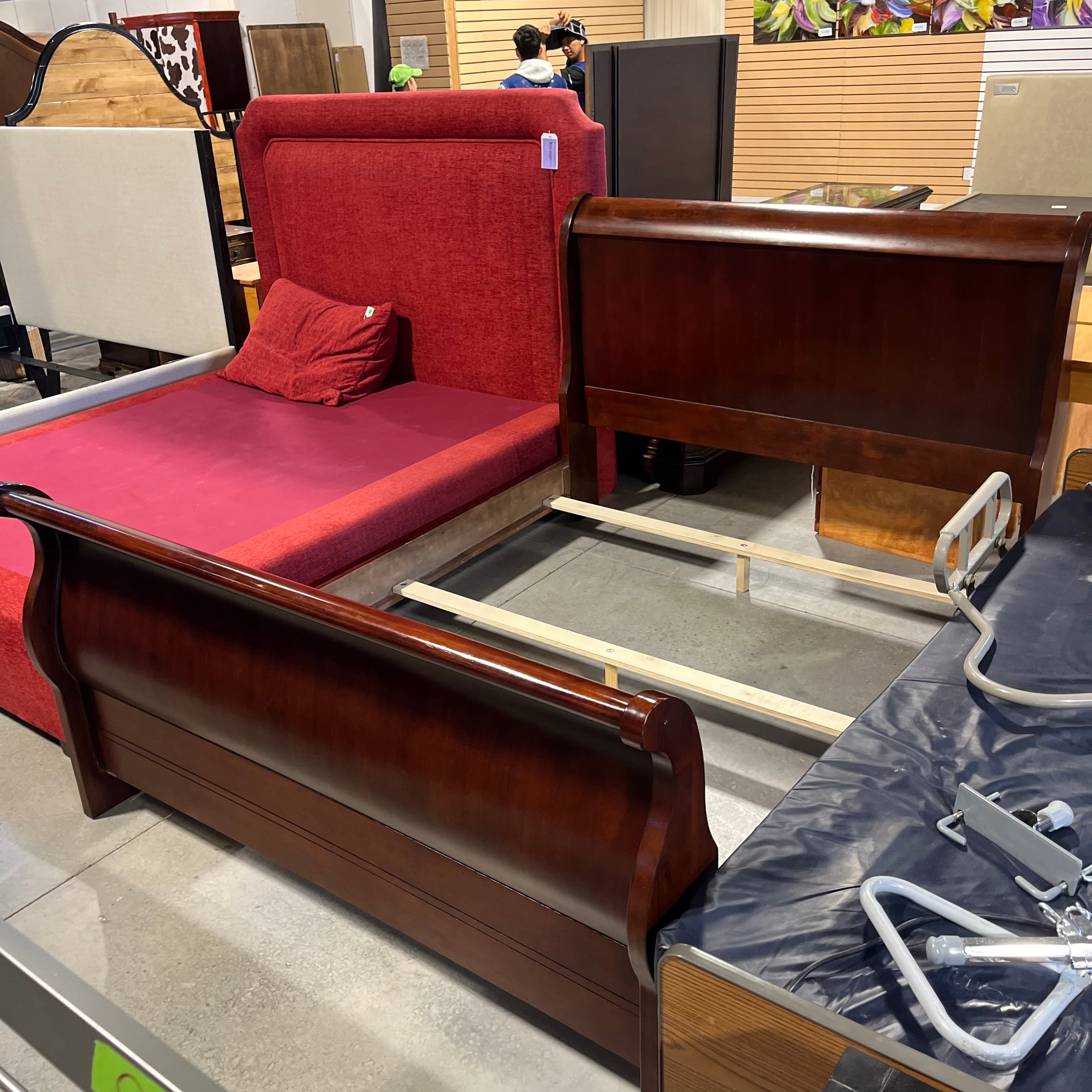 Queen Solid Dark Wood Sleigh Style Bed Set 65.5"x 91.5"