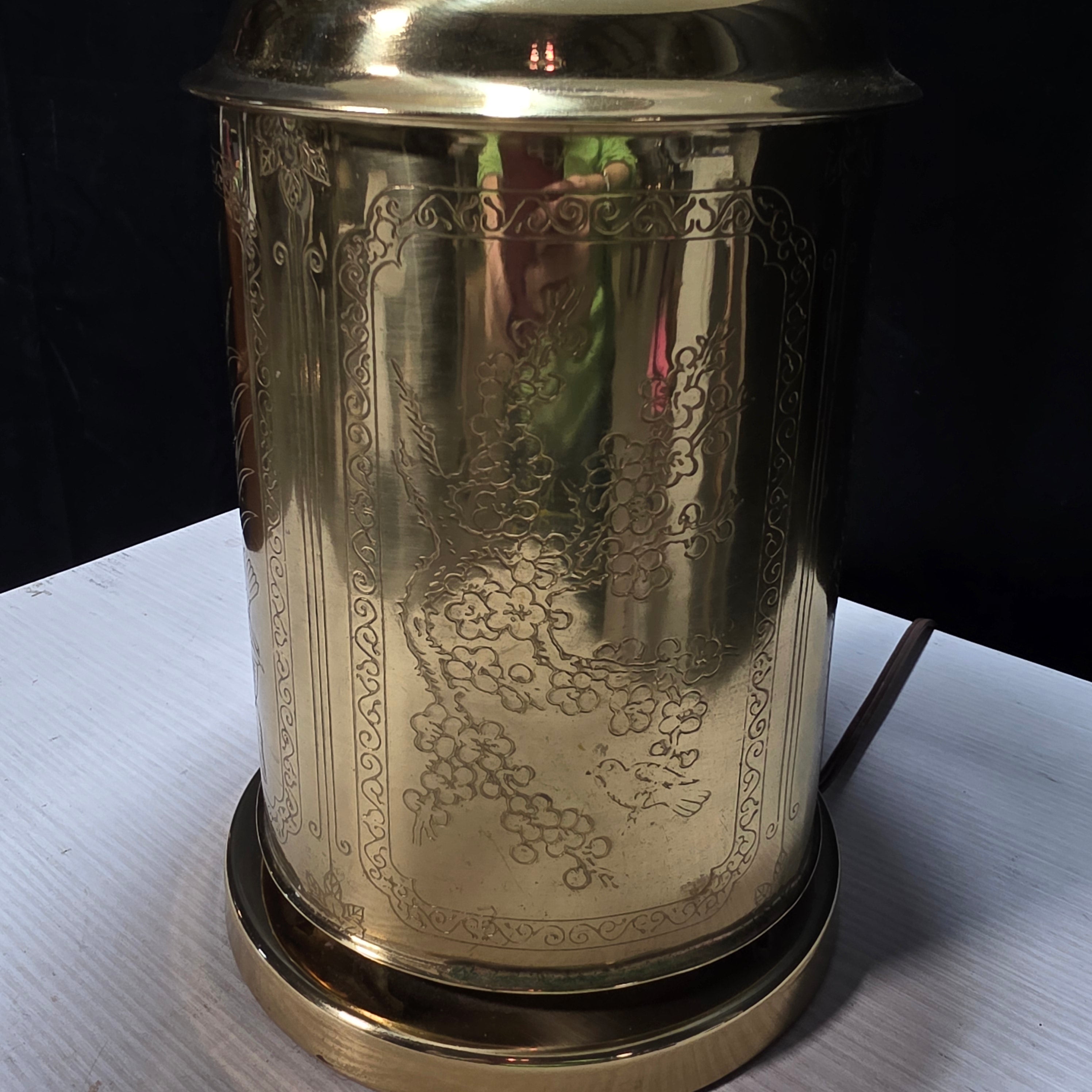 Vintage Chinosierie Brass Hollywood Asian Style Table Lamp 7" D x 25"