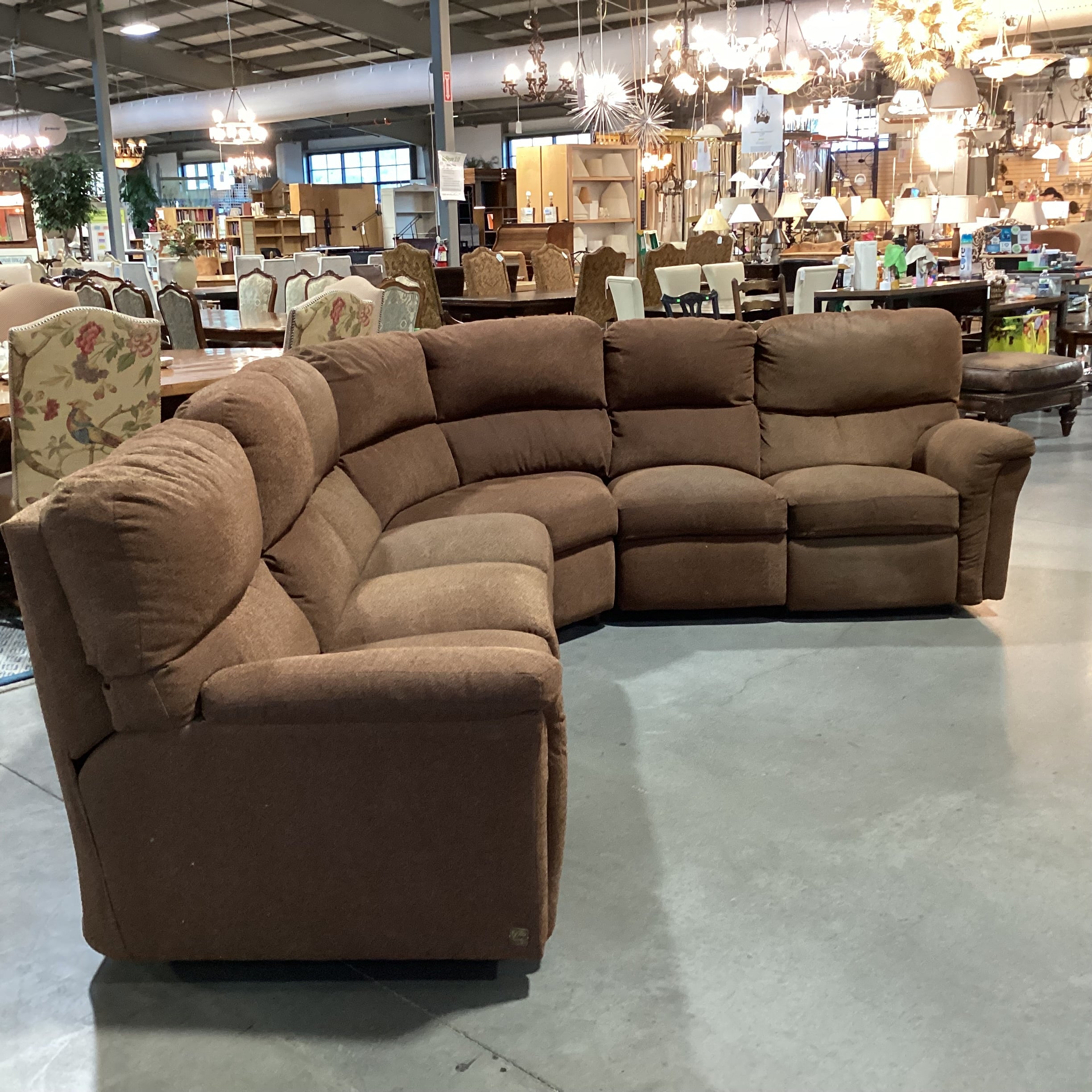 Elway by Bassett Brown Woven 6 Piece with 2 End Recliners Sectional 118"x 100"x 37"x 40"