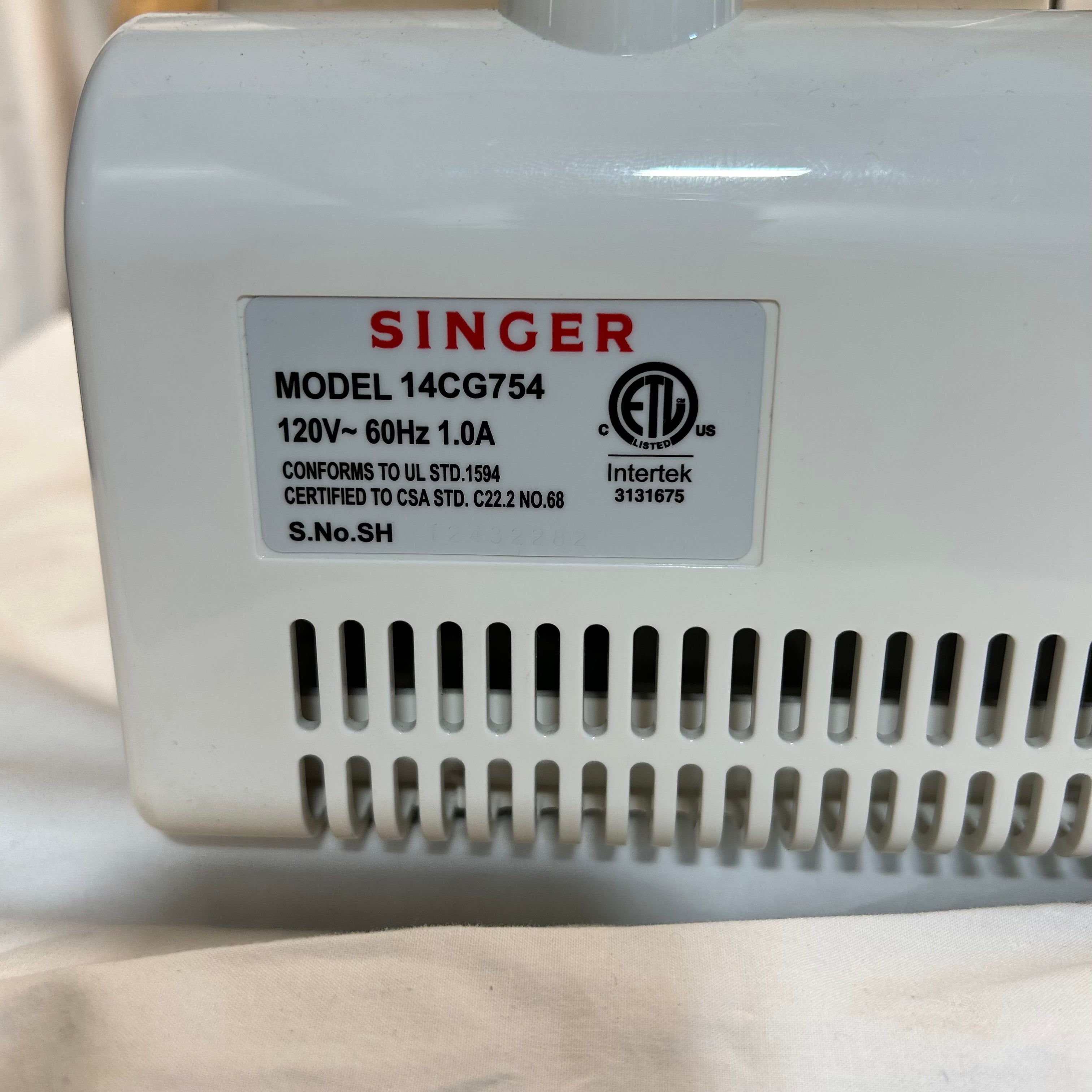 Singer ProFinish Sewing Machine 13"x 11"x 10"