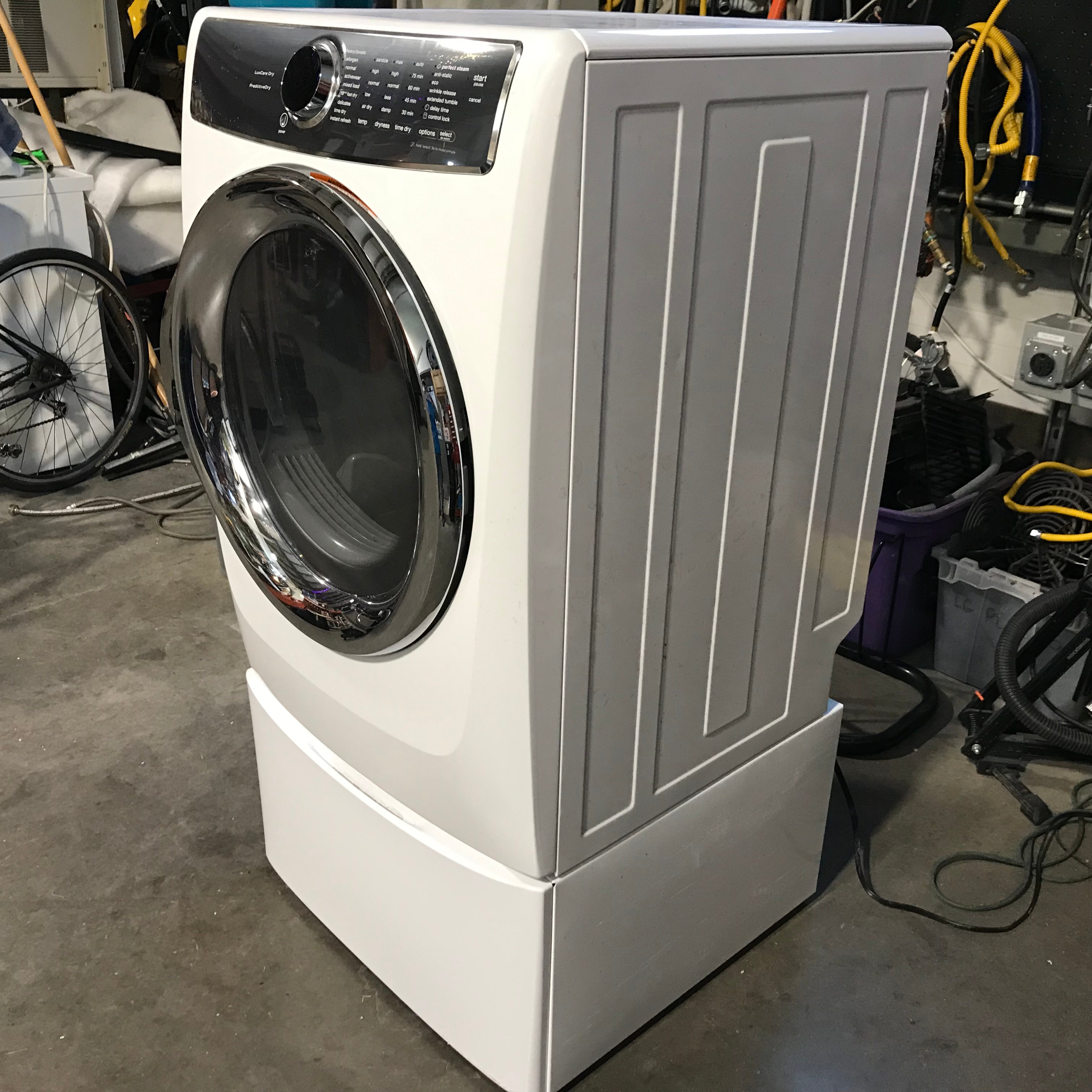 Electrolux White Front Load Gas Dryer (With Laundry Pedestal) 27"x 31"x 53"
