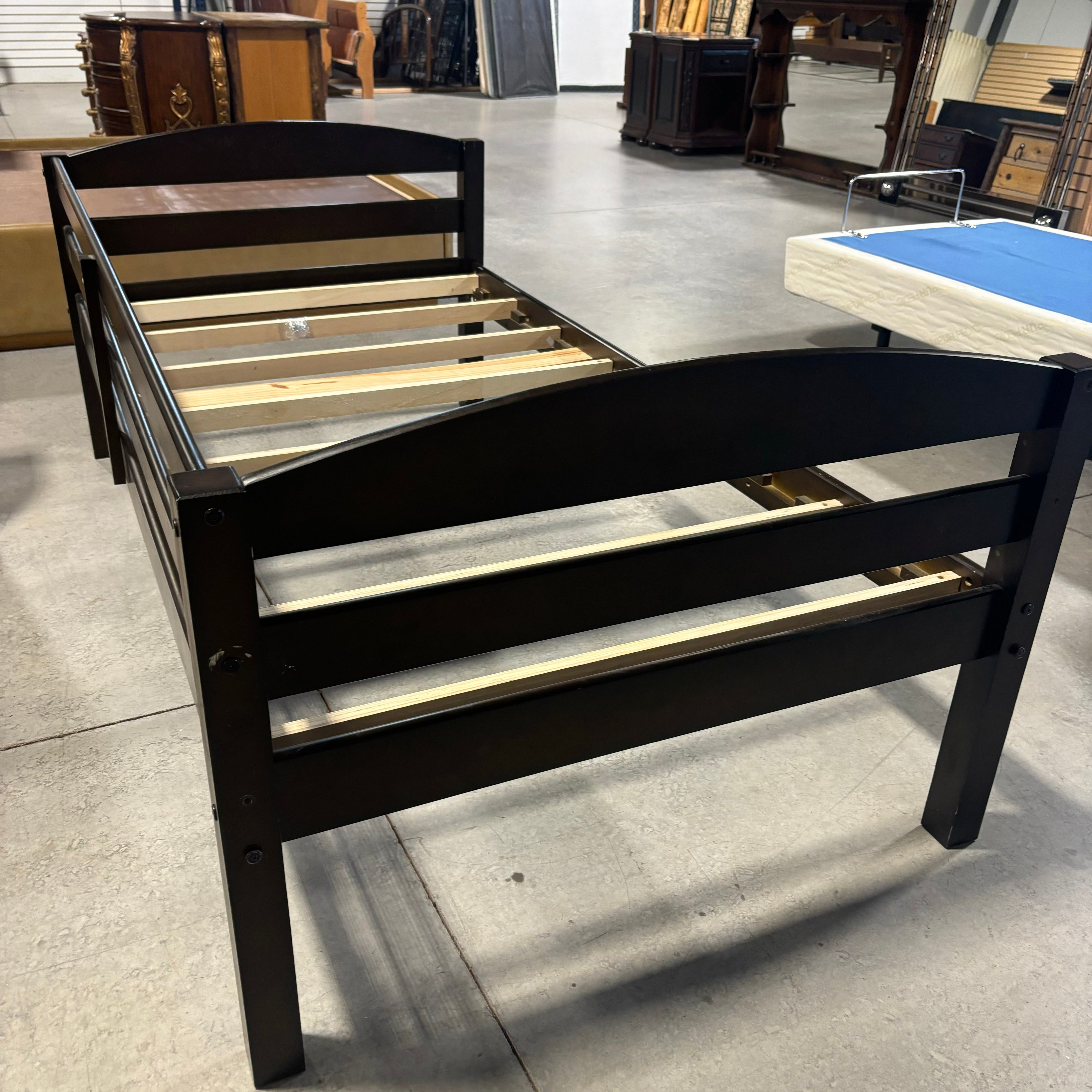 TWIN Dark Finish Wood Day Bed 42"x 79"x 29"