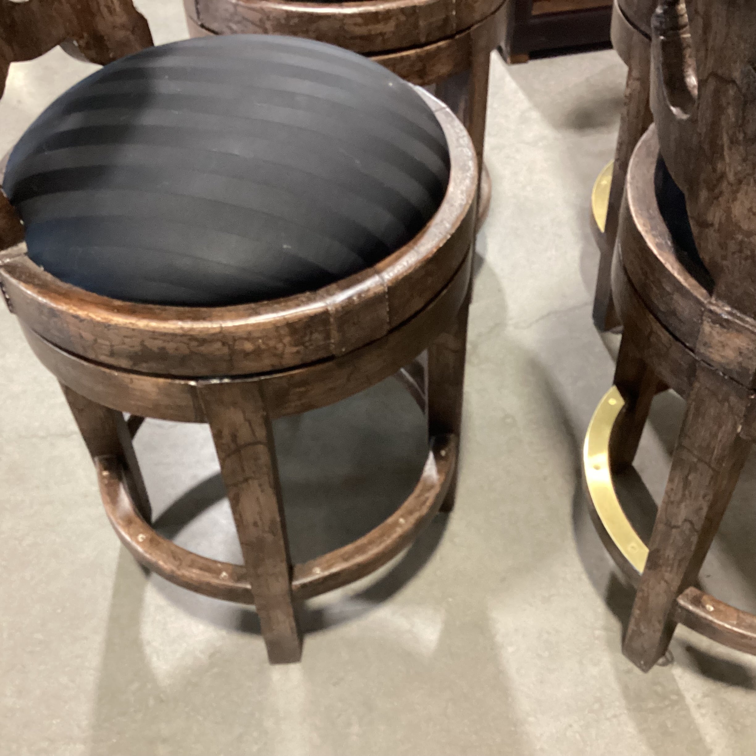 SET of 4 Carved Scroll Back Textured Crackle  Finish & Black Seat Swivel Barstools 25"