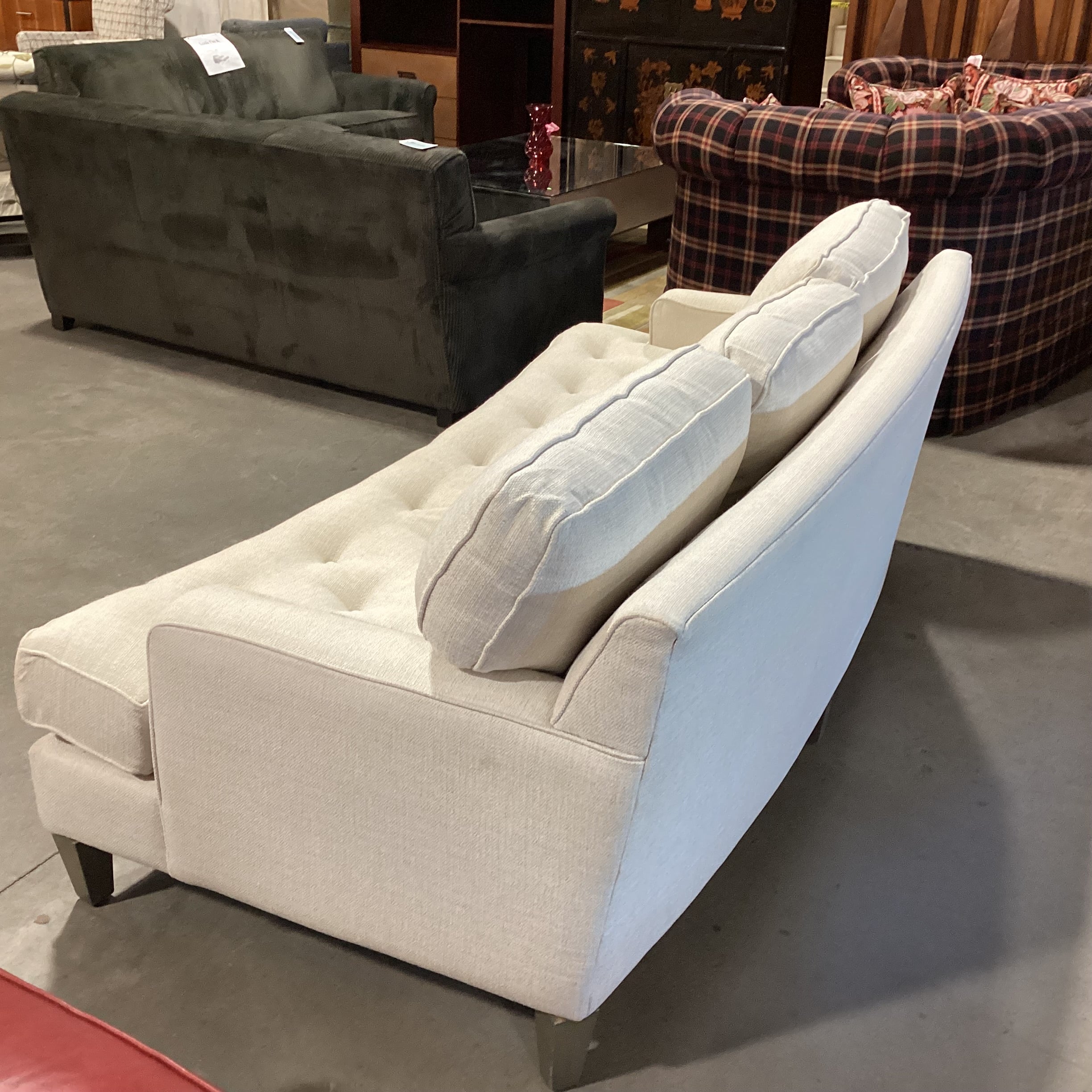 Havertys Fine Furniture Cream Woven Button Tufted Seat Curved Sofa 83"x 40"x 31"