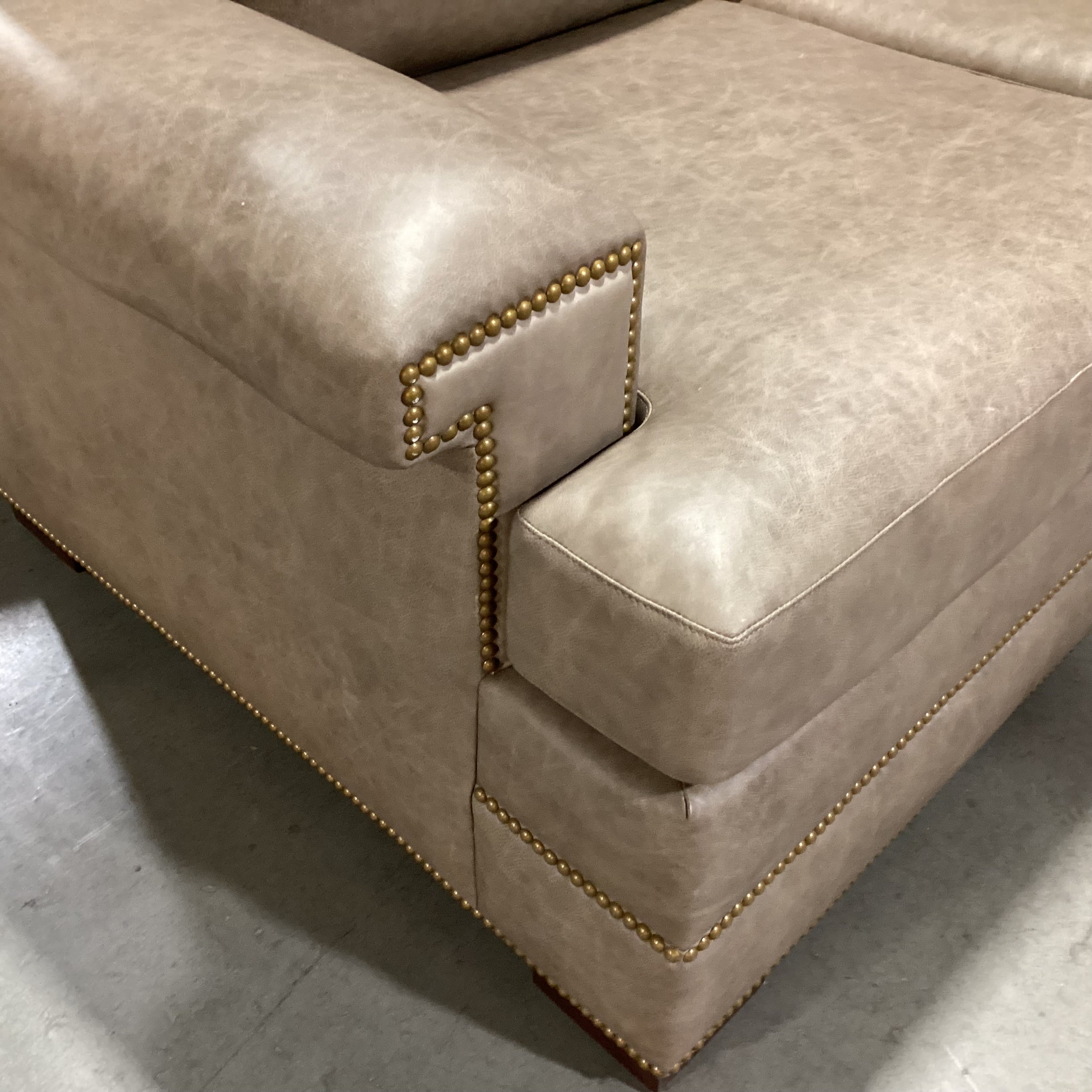 Hancock & Moore Chelsea Distressed Taupe Leather Nailhead Key Style Arm Sofa 92"x 42"