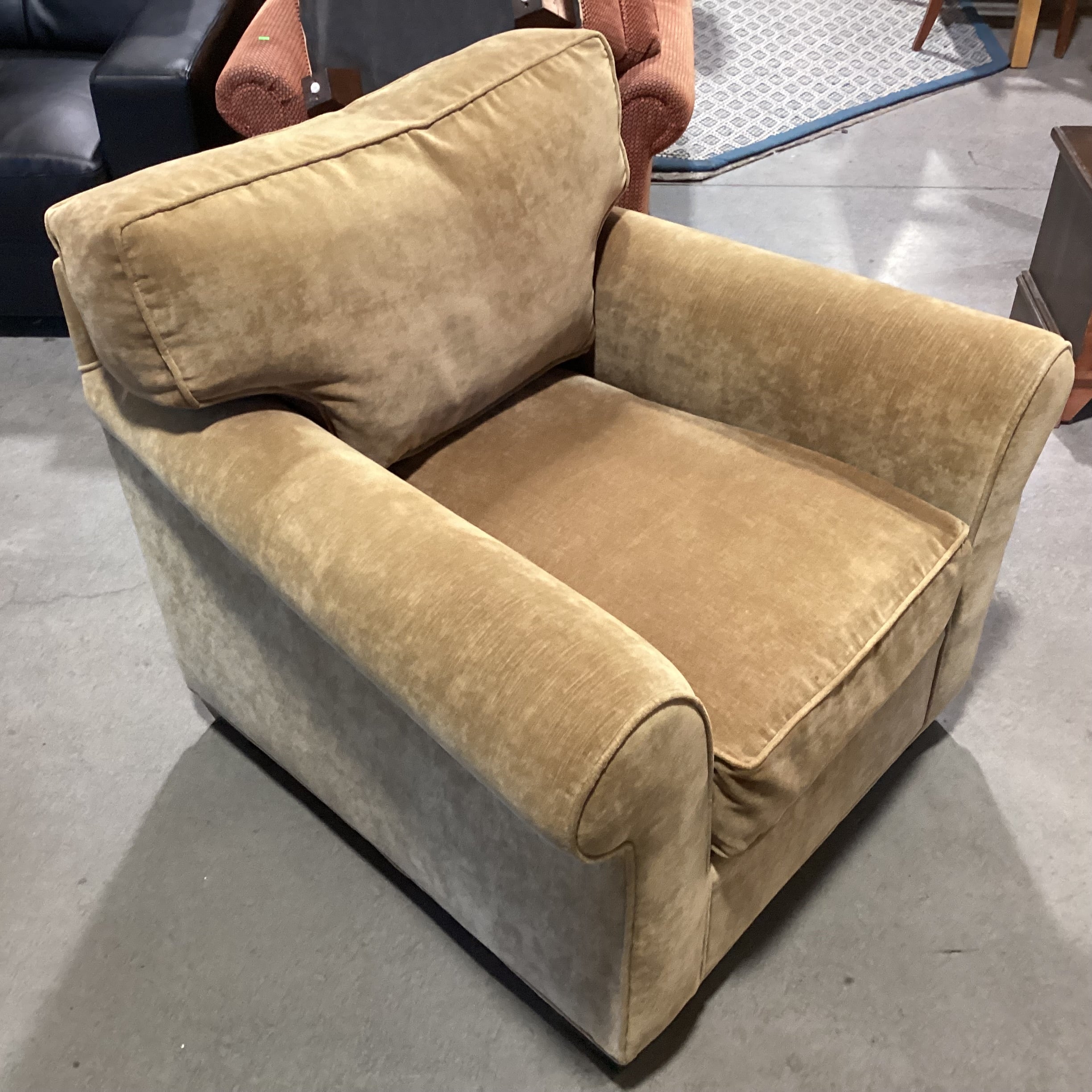 Richter Furniture Golden Velvet Roll Arm Chair 42"x 38"x 32"