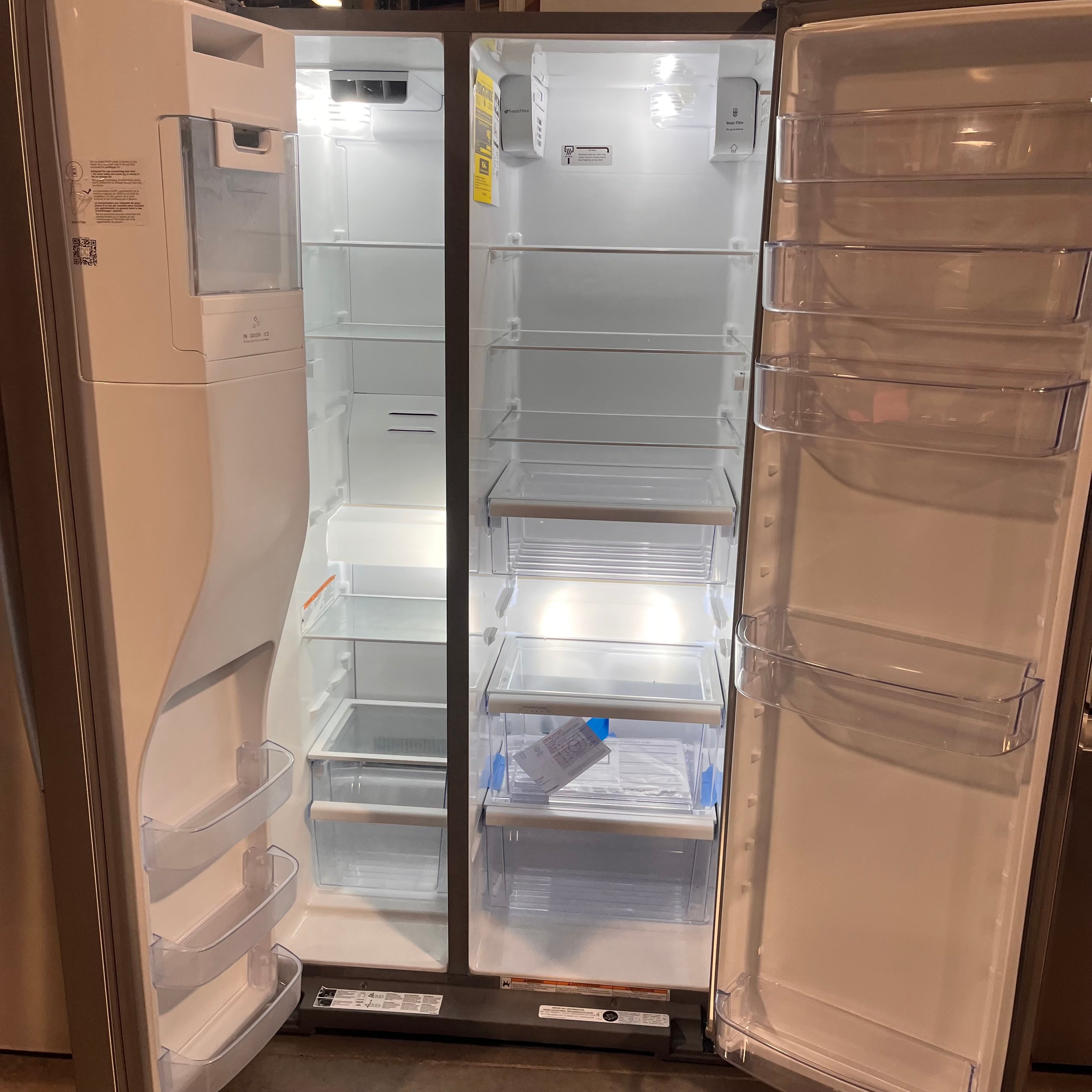 L1124 Whirlpool Stainless Steel SxS Refrigerator 36"x 27"x 69" Model: WRS571CIHZ S/N: HRD2401426