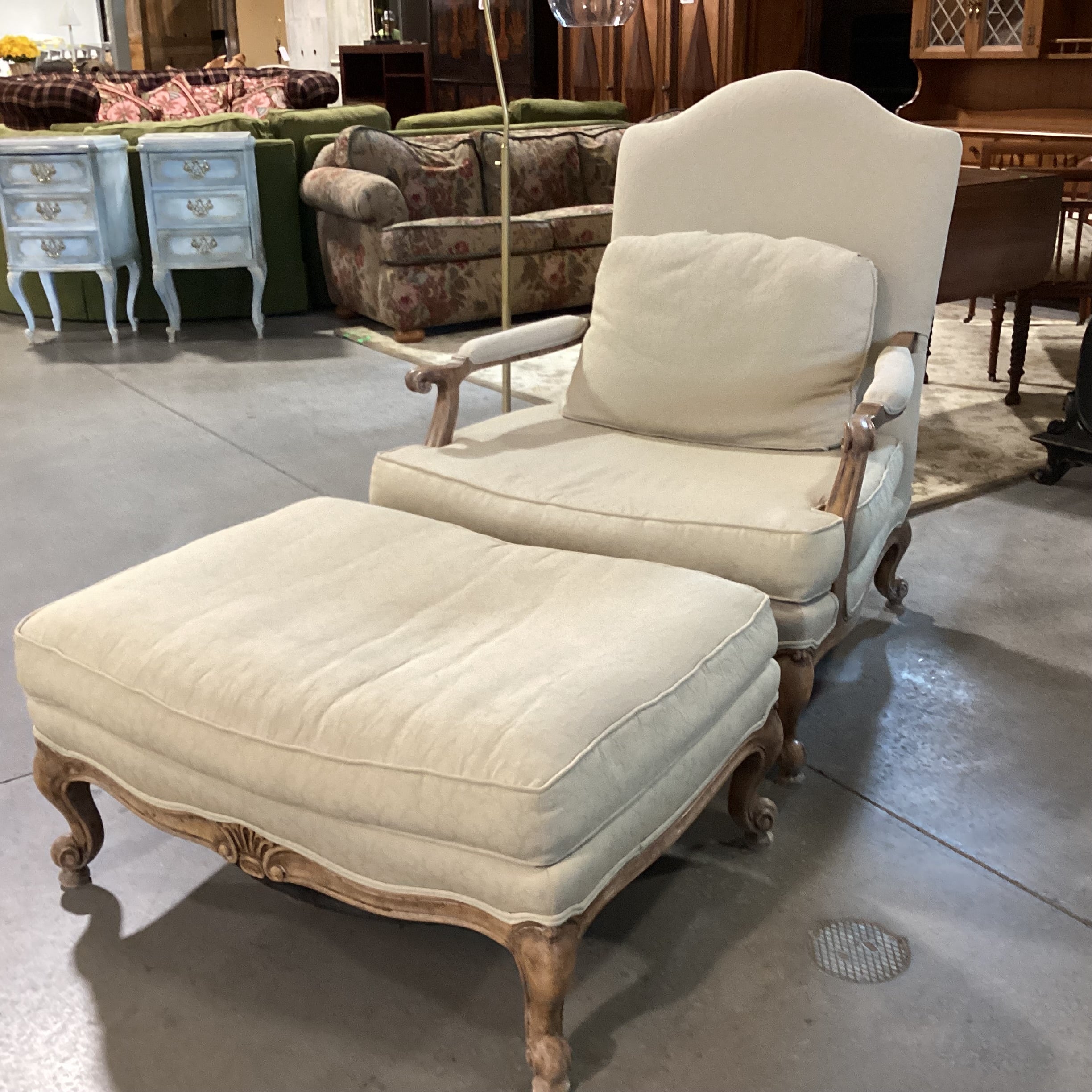 French Provincial Style Carved Antiqued Washed Wood & Wheat Raised Texture with Ottoman Chair 36"x 38"x 42"