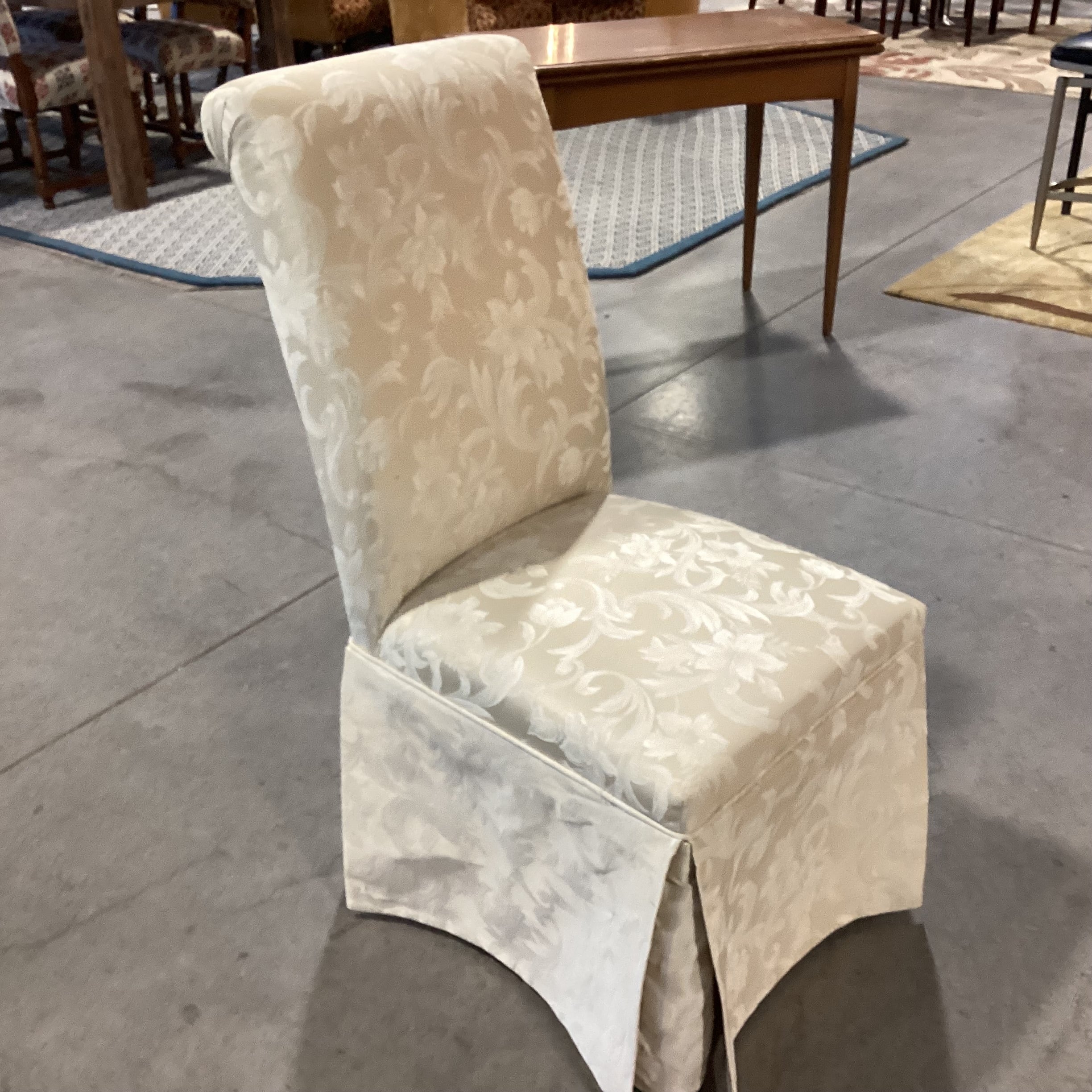 Cream Silk Like Raised Floral Slipper Chaise 20"x 24"x 41"