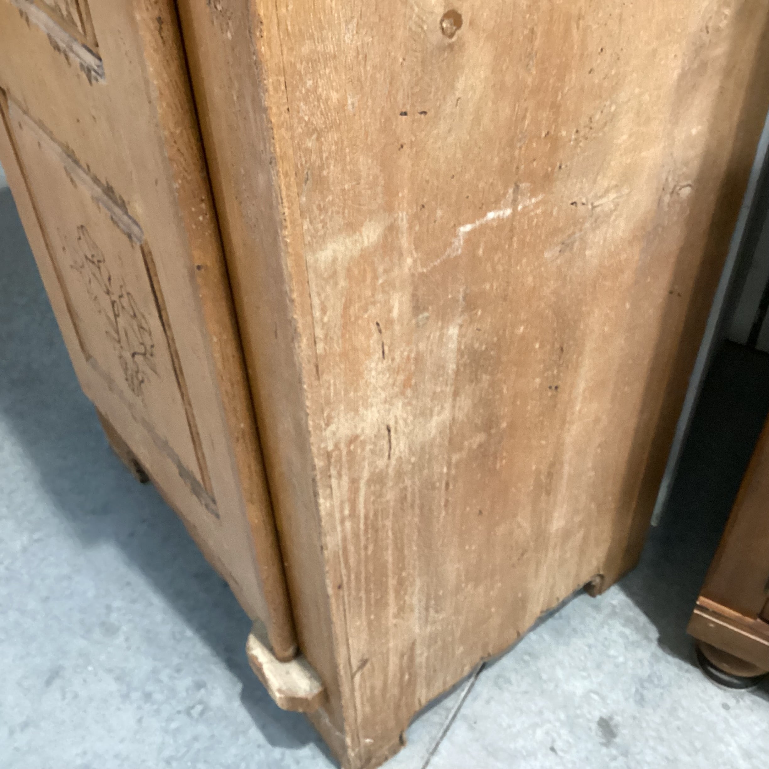 Antique Solid Carved Natural Wood 1 Door Wardrobe Armoire 31.5"x 21.5"x 71"
