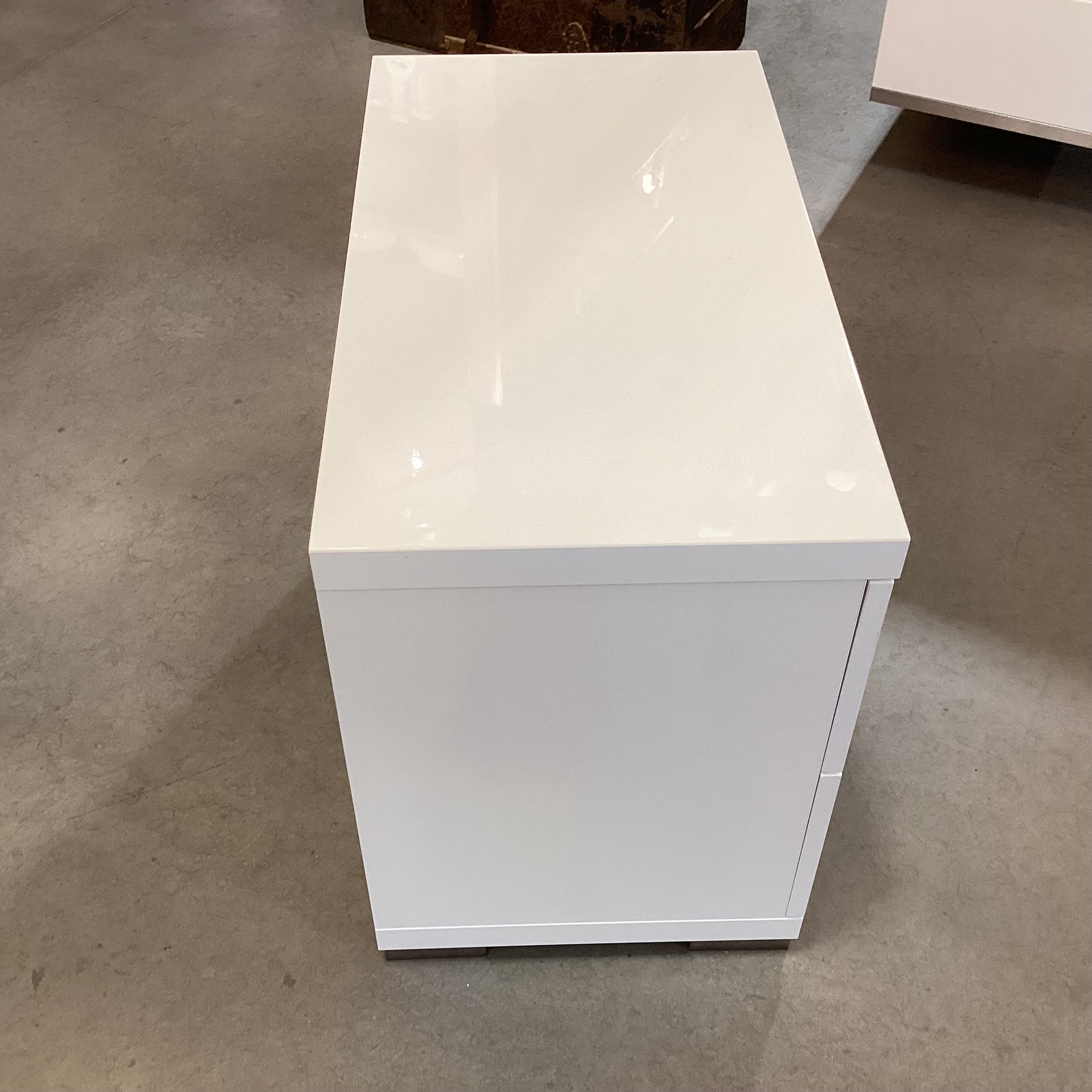 Alf DaFre Made in Italy Modern White Lacquer & Chrome 2 Drawer Nightstand 30"x 17"x 24"