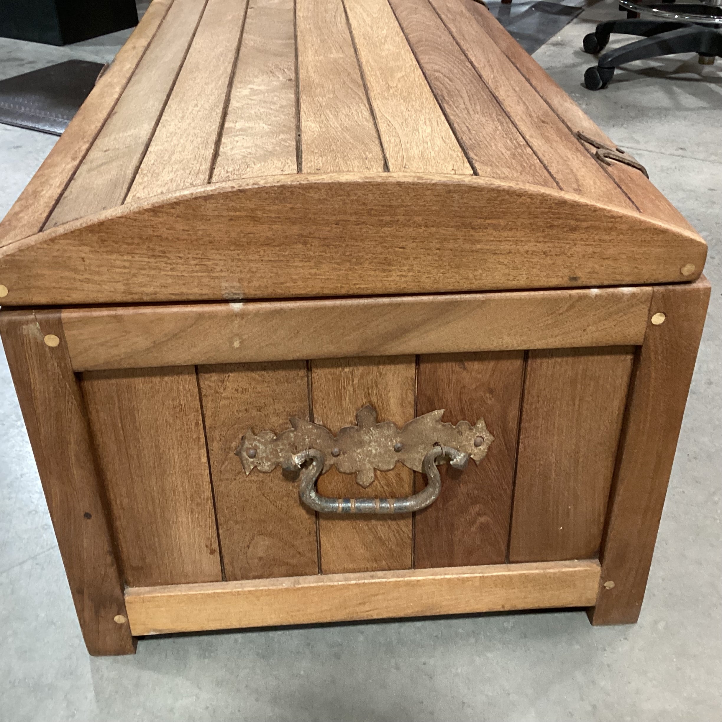 Vintage Solid Wood Plank with Iron Hardware Trunk 40"x 21"x 18"