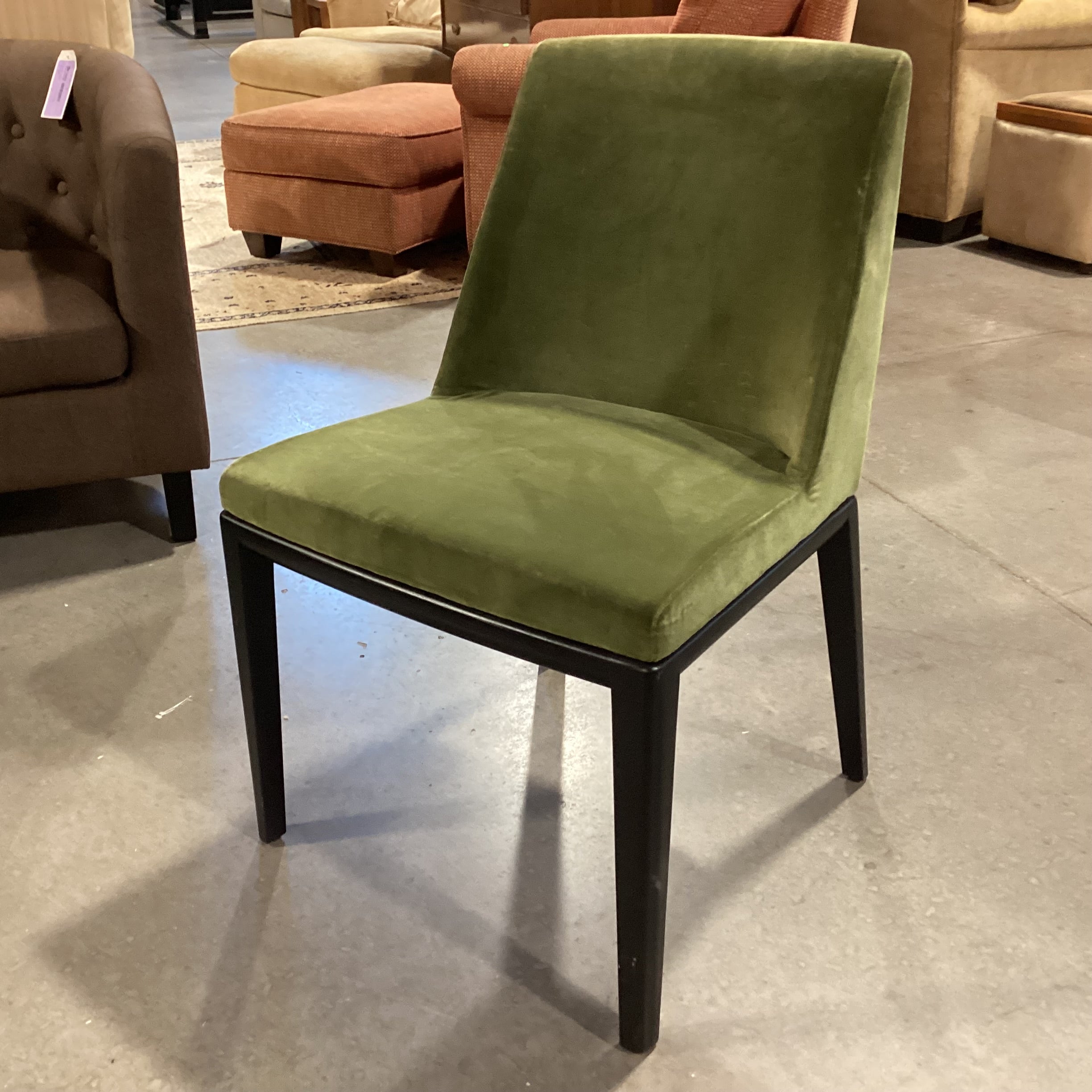 Moe's Home Calla Green Velvet & Ebony Hardwood Chair 21"x 22"x 32"