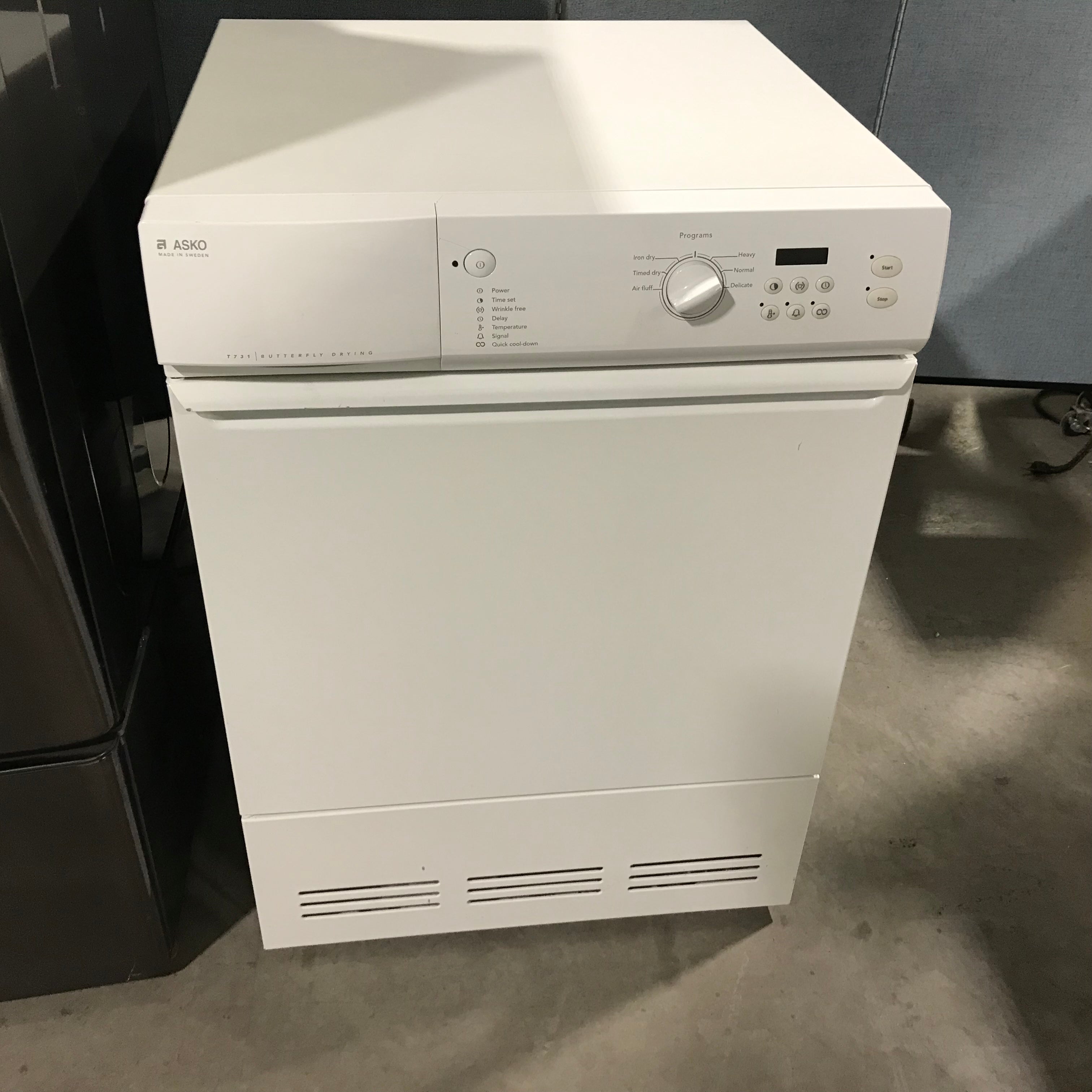 Asko White Front-Load Electric Dryer 23.5"x 24"x 33.5"