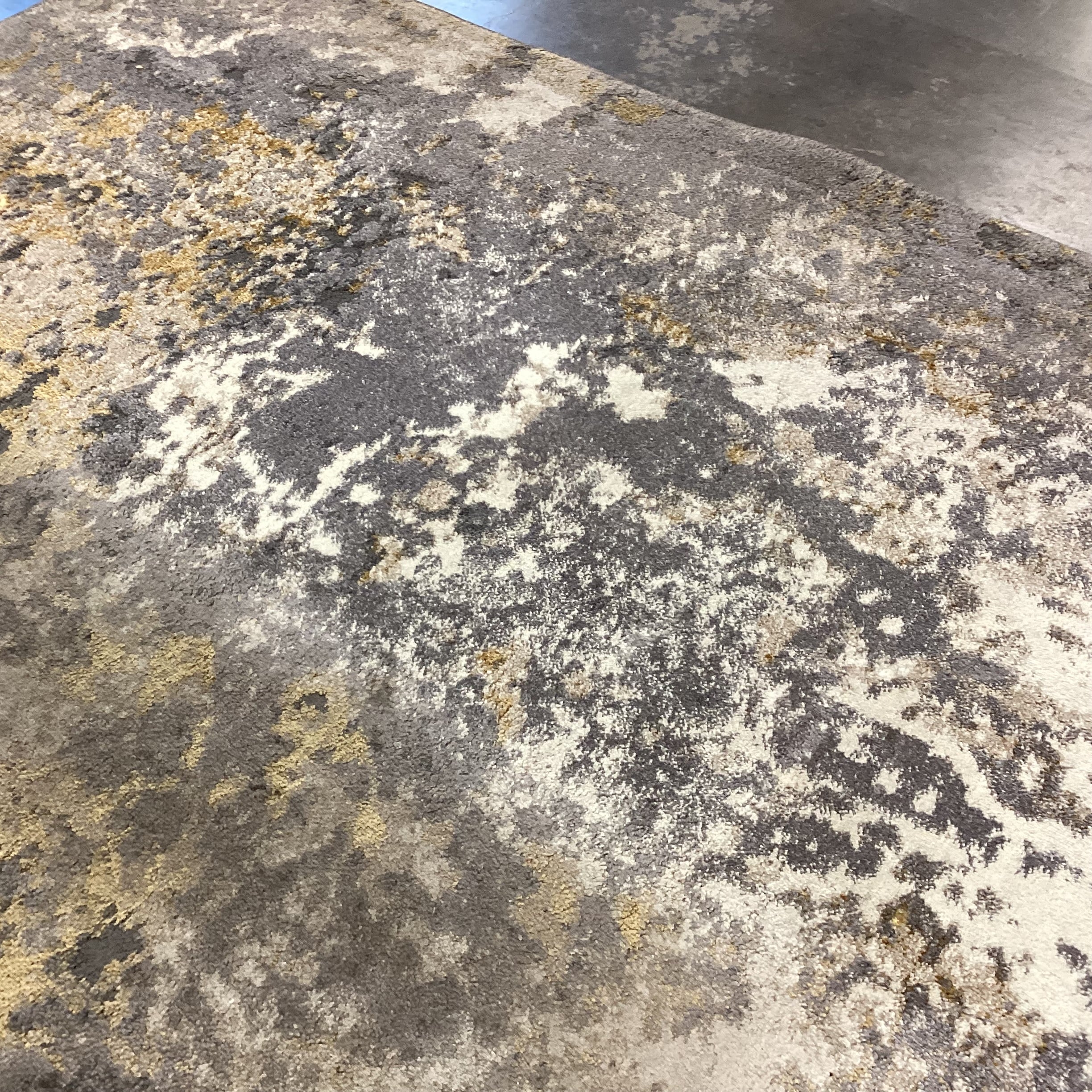 Luxe Weavers Beverly Collection Grey Gold Abstracted Raised Woven Rug 8'9"x 12'6"