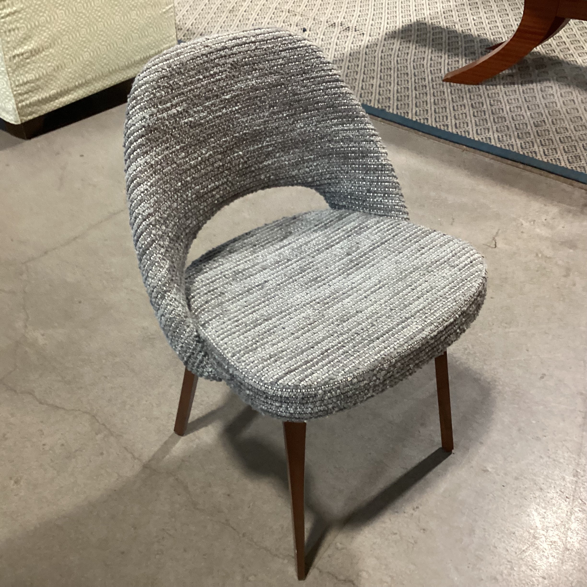 Knoll Saarinen Grey Tones & Ivory Woven Boucle & Walnut Mid Century Style Dining Chair 22"x 21"x 31"