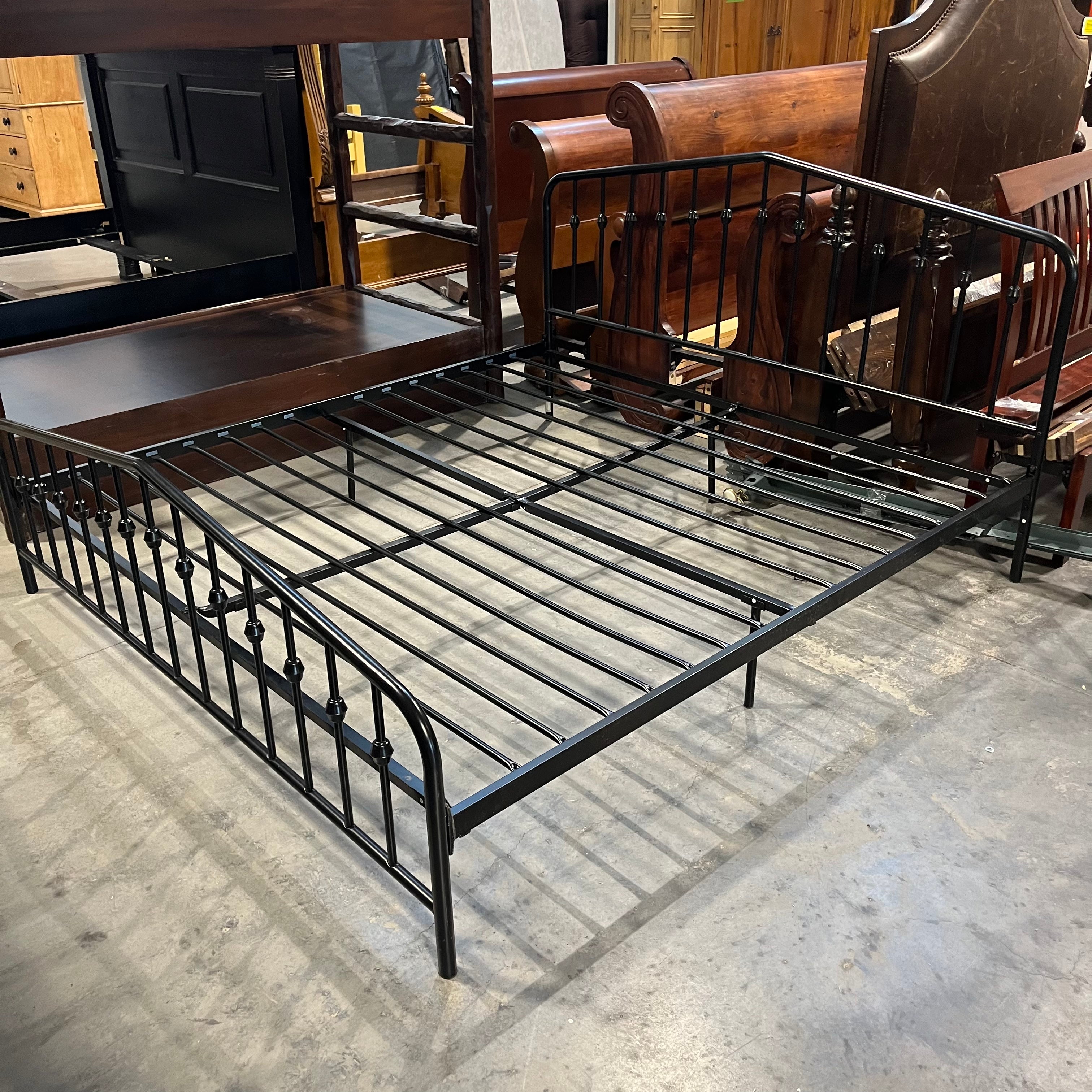 King Black Metal Bed Set 78"x 82.5" 43.5"