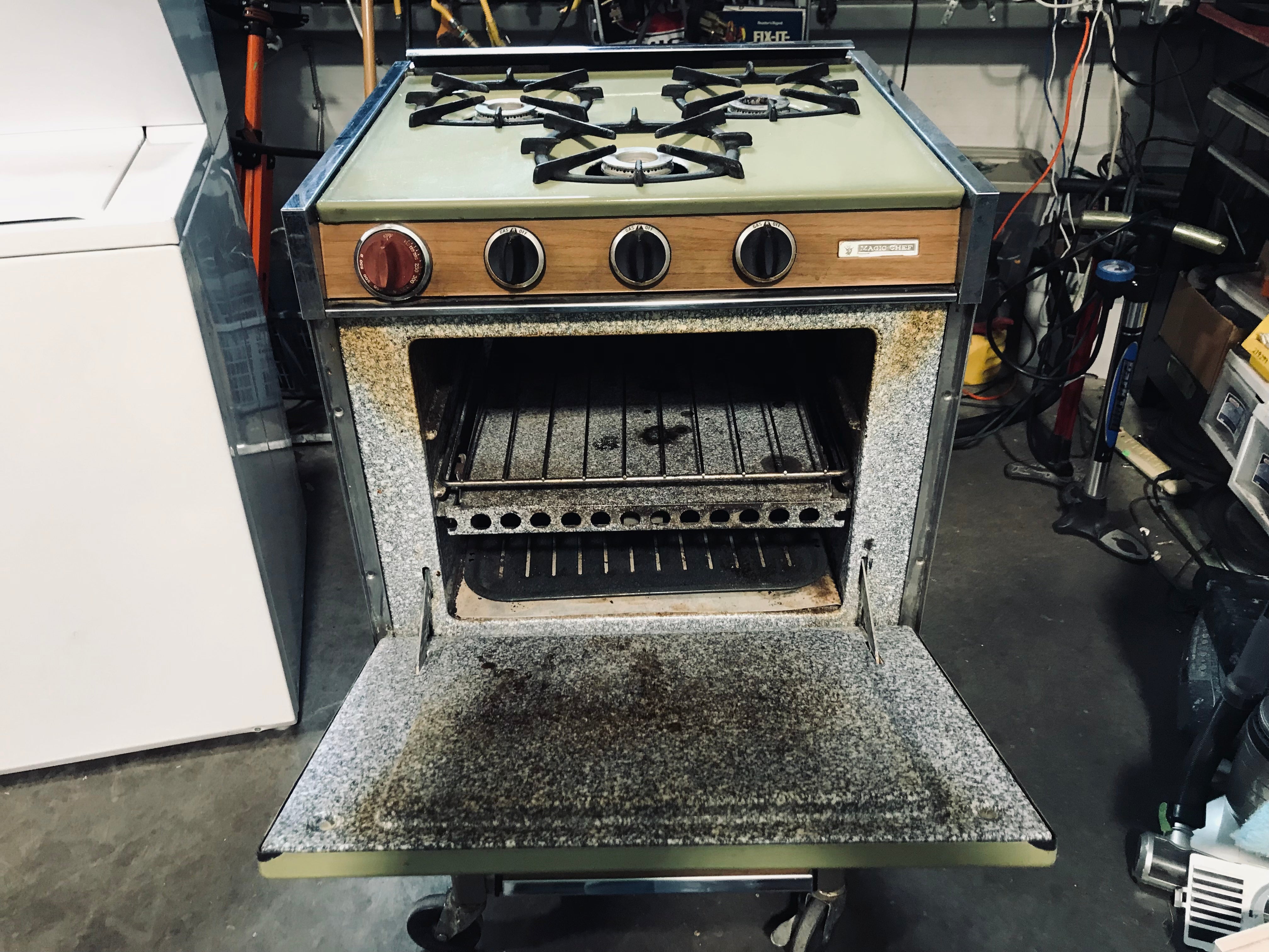 Magic Chef Green 3 Burner Mini Propane Range 21.5"x 20"x 18"