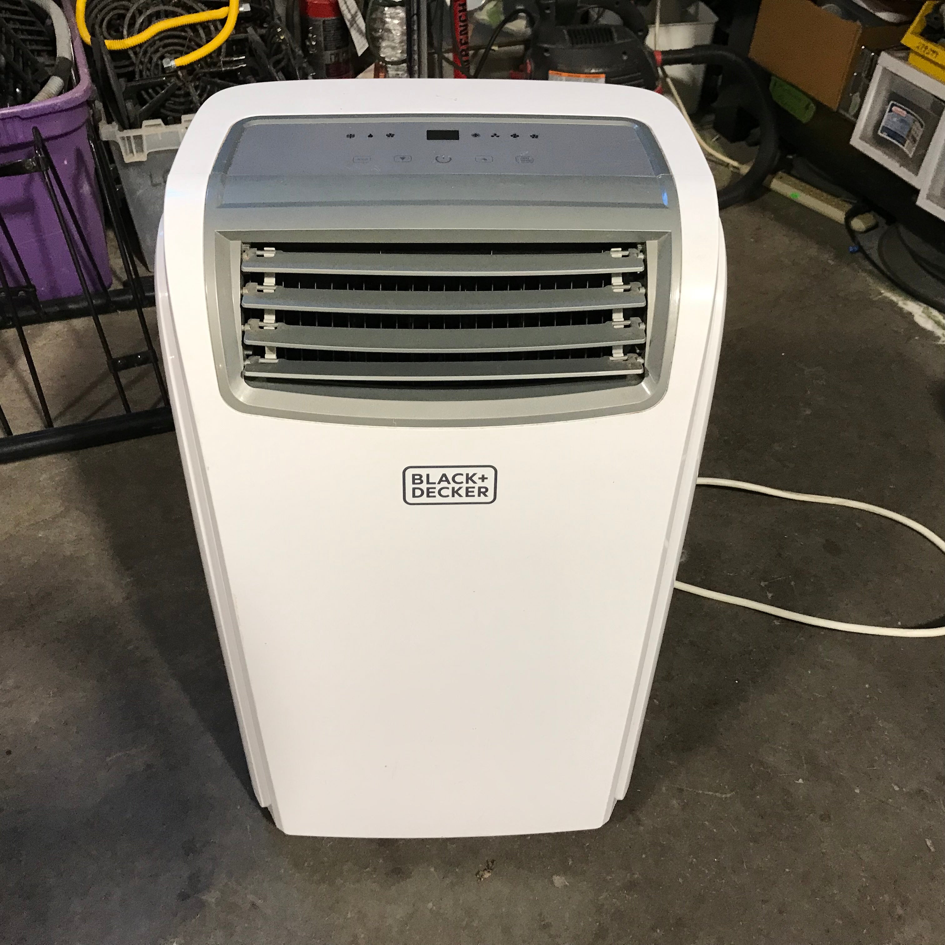 Black&Decker White Portable Air Conditioner 16"x 12"x 28"