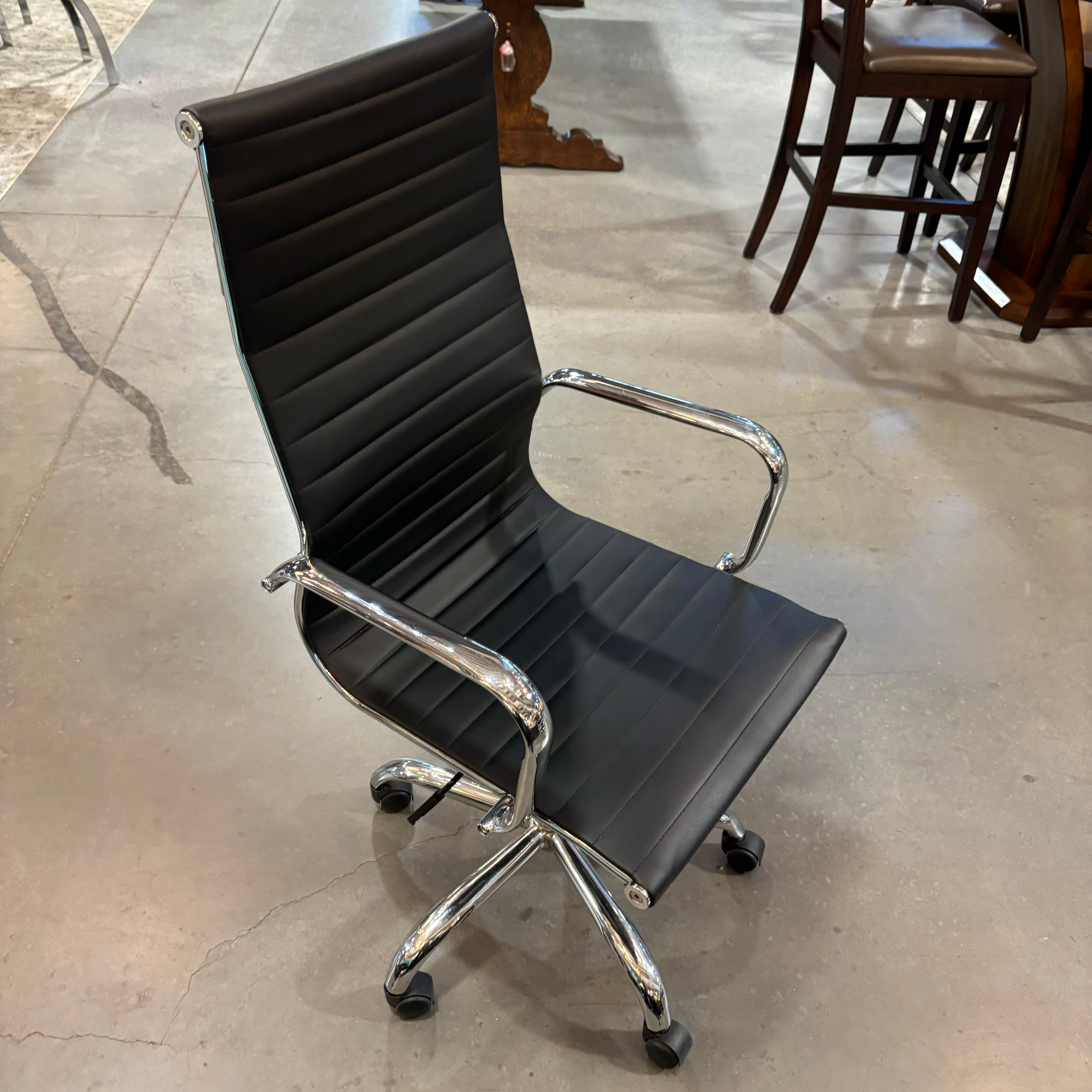 Black Faux Leather & Chrome Adjustable Height Swivel Office Chair 25"x 26"x 43" to 46"