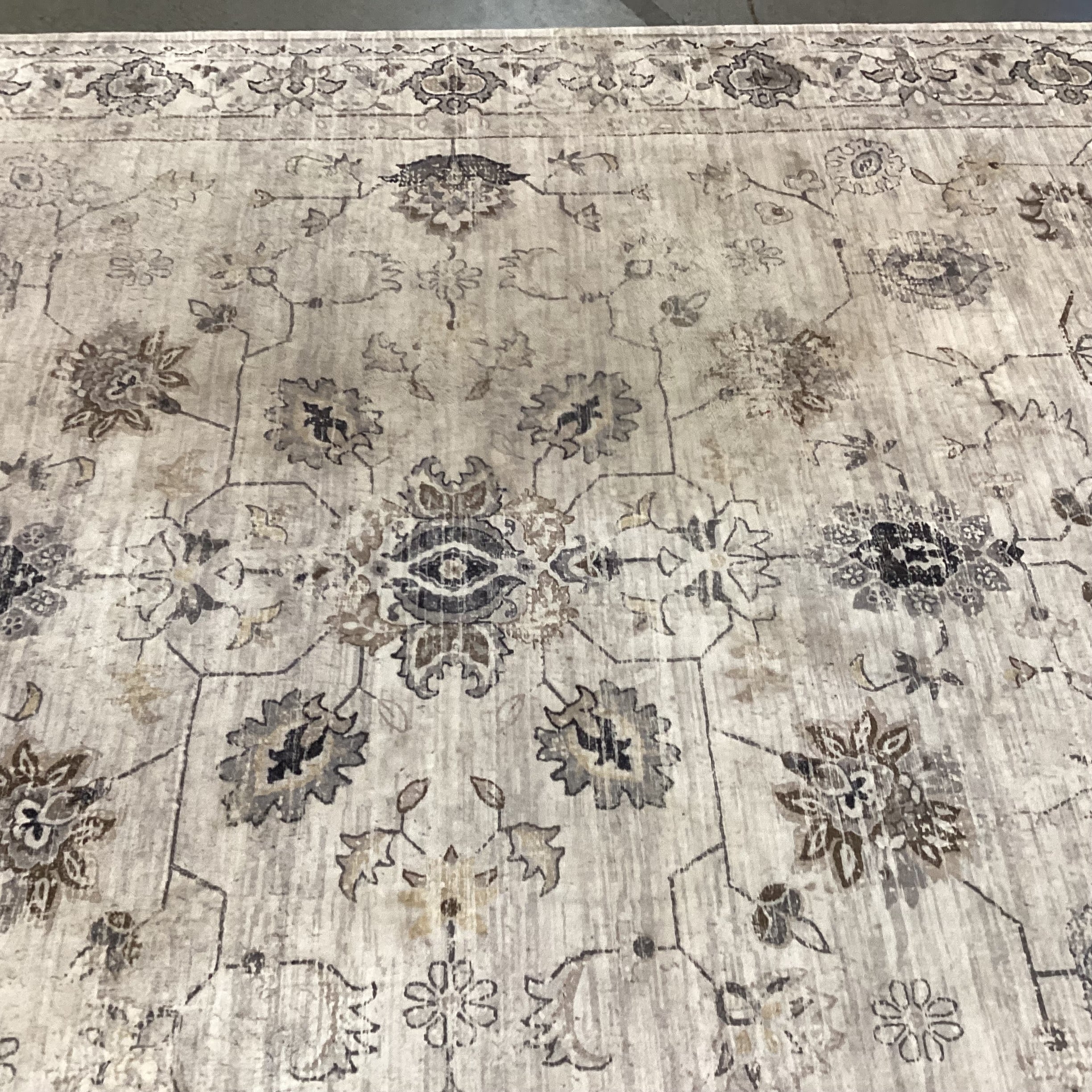 Persian Blooms Ultra Soft Faux Fur Ivory Grey & Taupe Rug 7'3"x 9'10"