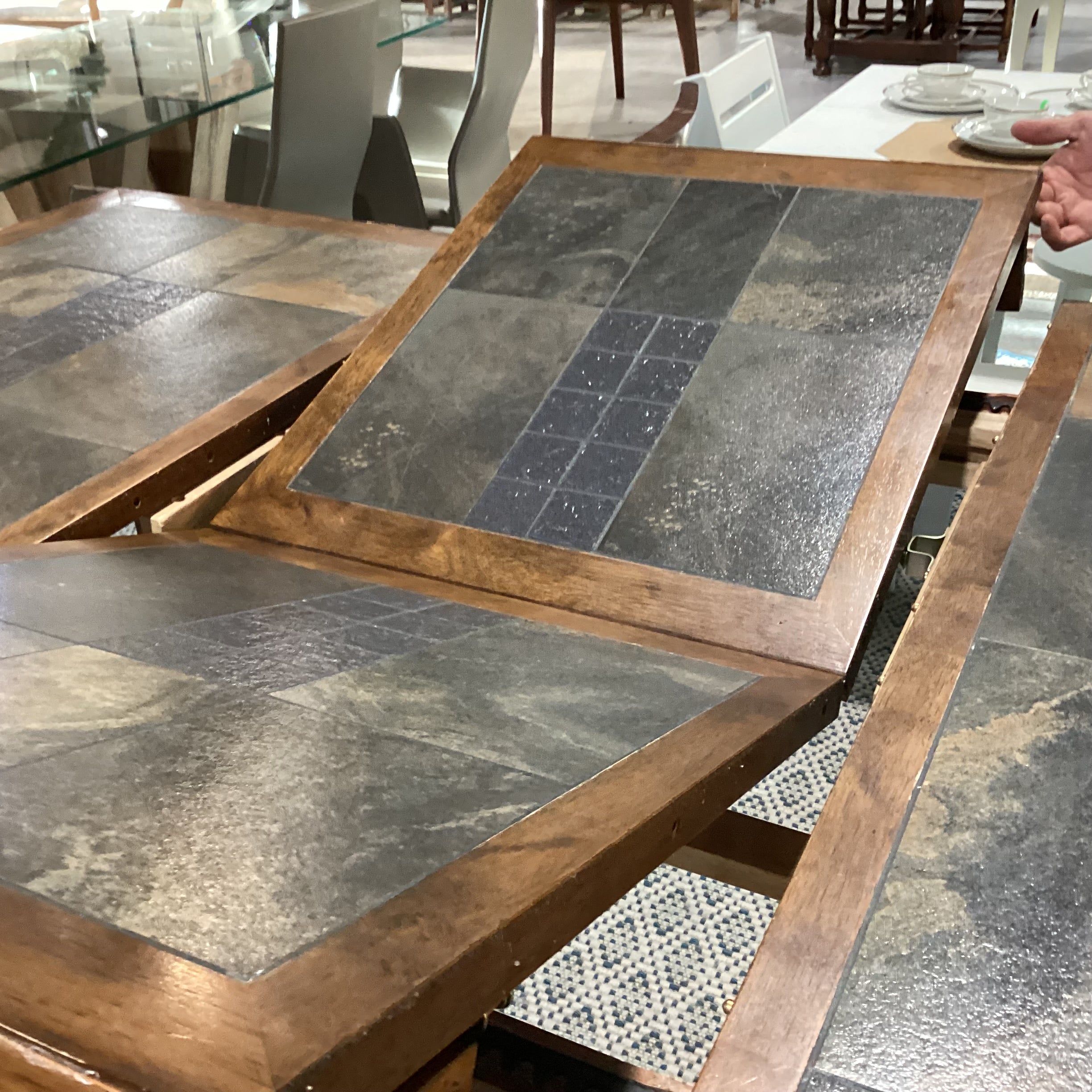 Carved Wood & Slate Stone Tile with Center Butterfly Leaf Table with 4 Wood & Croc Style Faux Leather Barstools Dining Set 44.5" to 62.5"x 44.5"x 35.5"