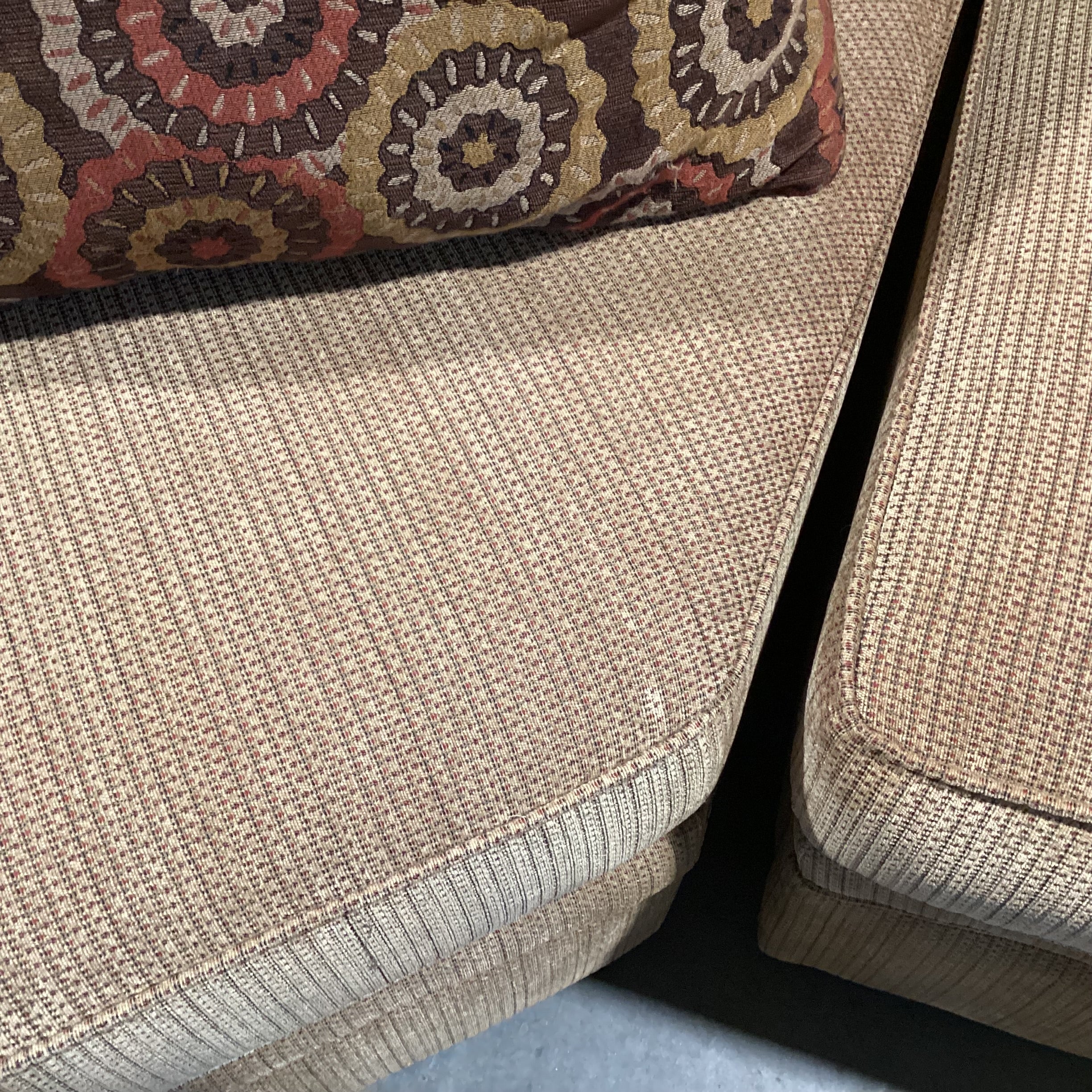 Rowe Furniture Tan Woven 4 Piece with Chaise Sectional 42"x 108"x 70"x 40"x 31"
