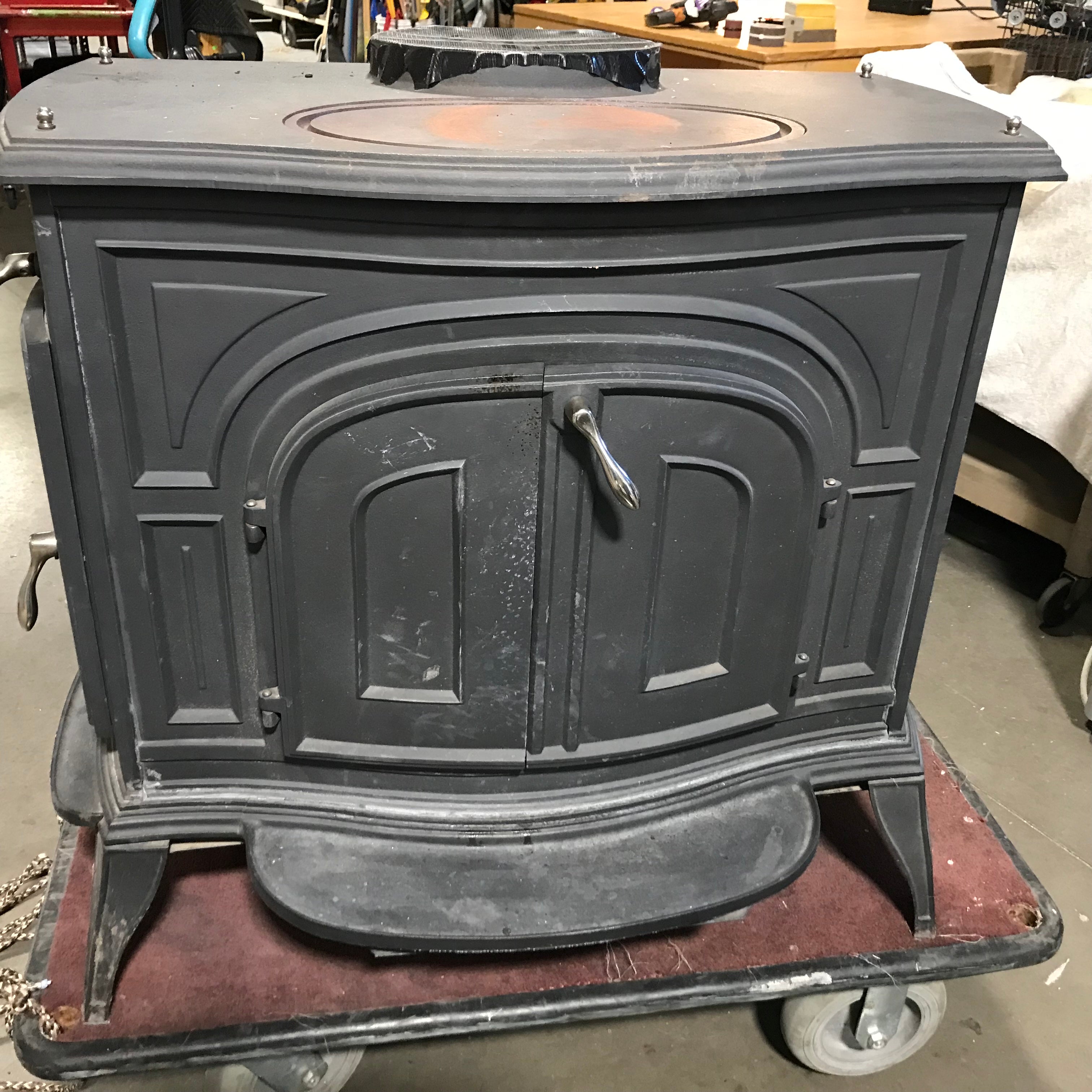 Vermont Casting Defiant Parlor Wood Stove 34"x 18"x 33"