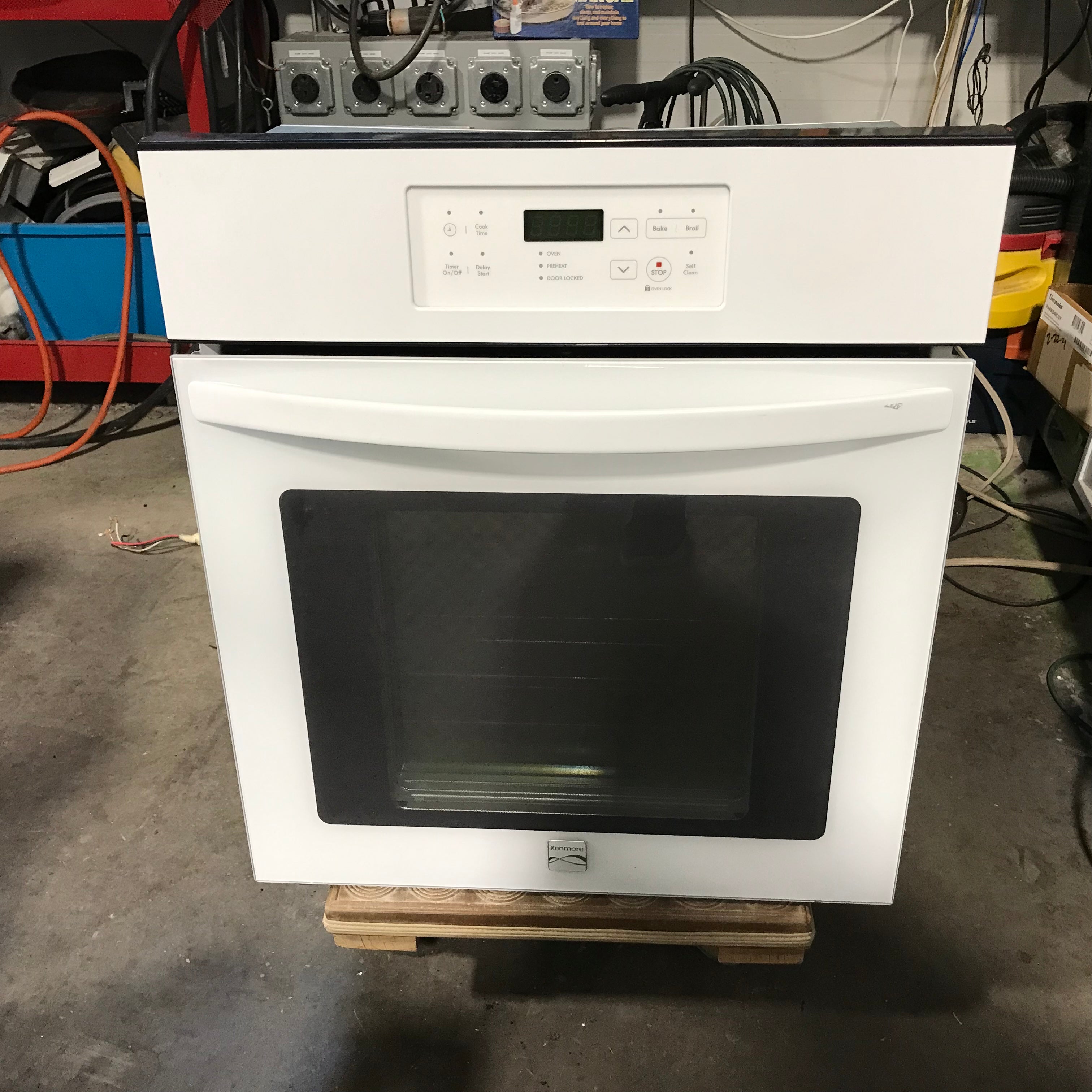 Kenmore White Electric Wall Oven 24"x 25"x 27.5"